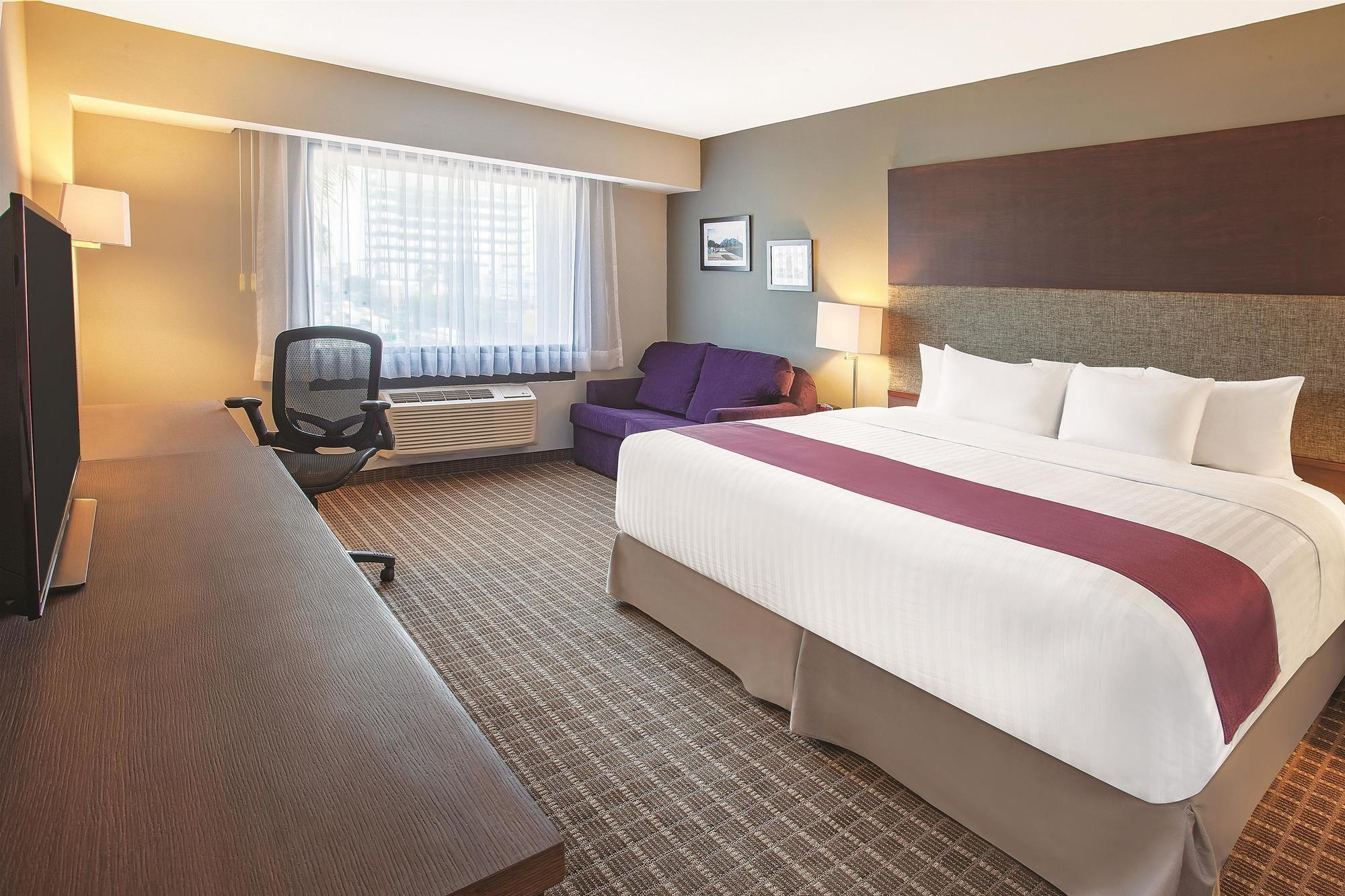 Hotel La Quinta by Wyndham Monterrey Centro | BestDay.com