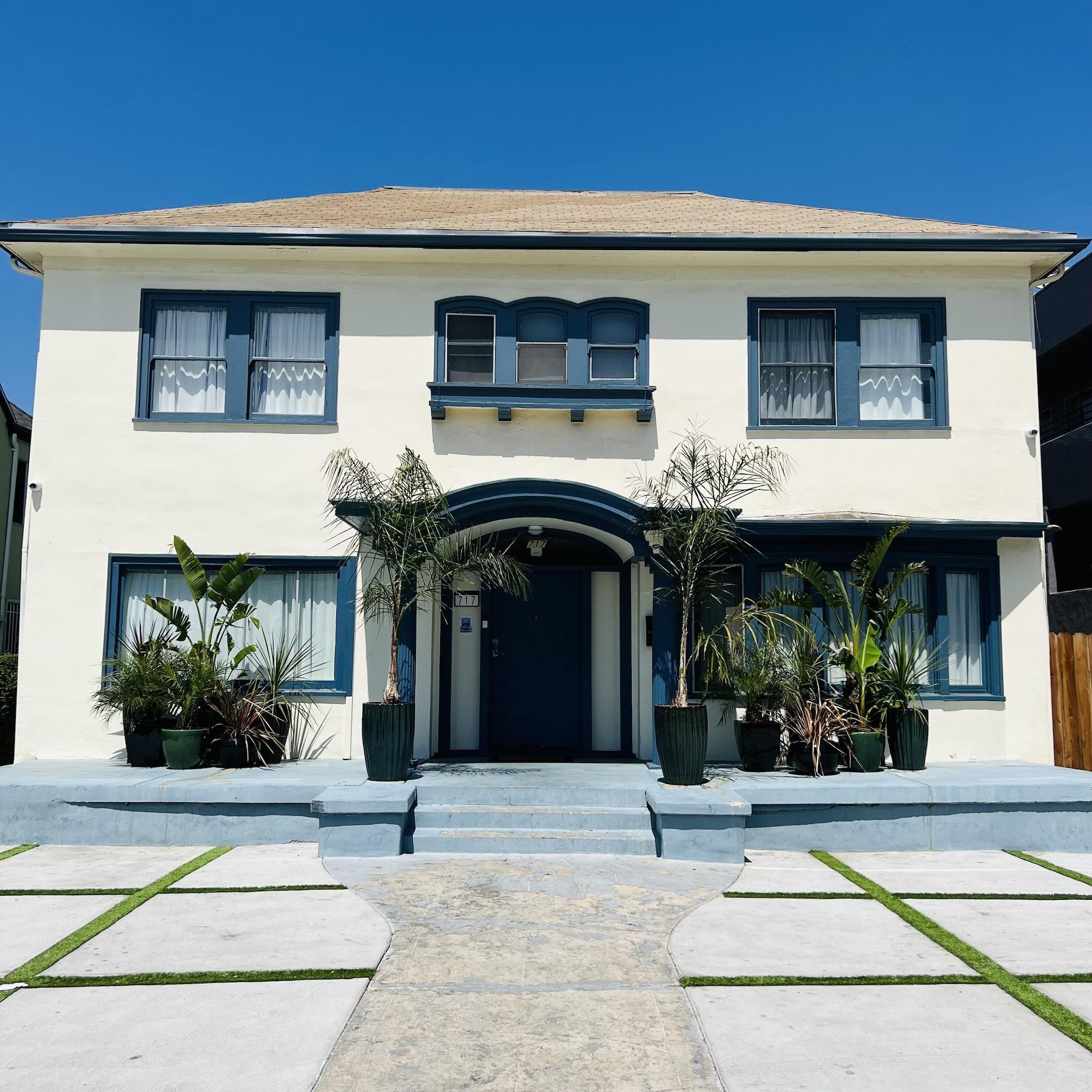 Varios The Wilshire Metro