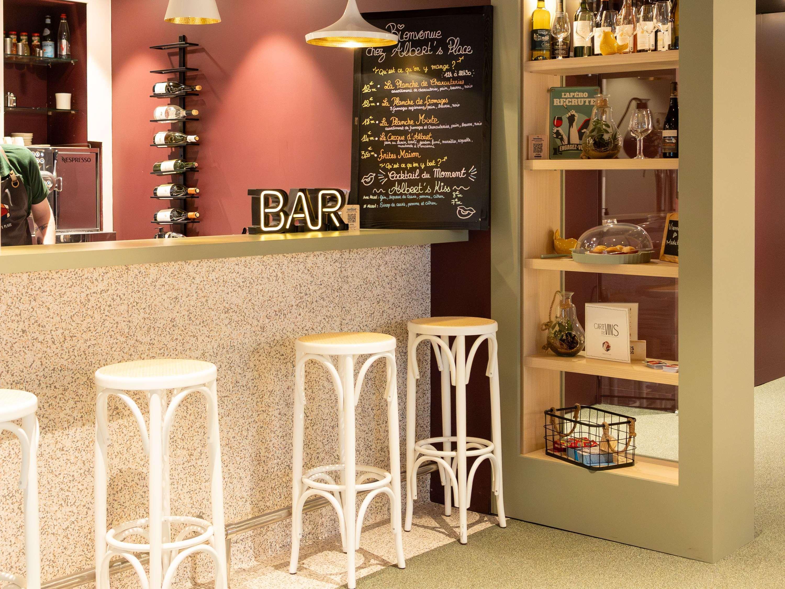 Bar/Salón Ibis Lille Centre Gares