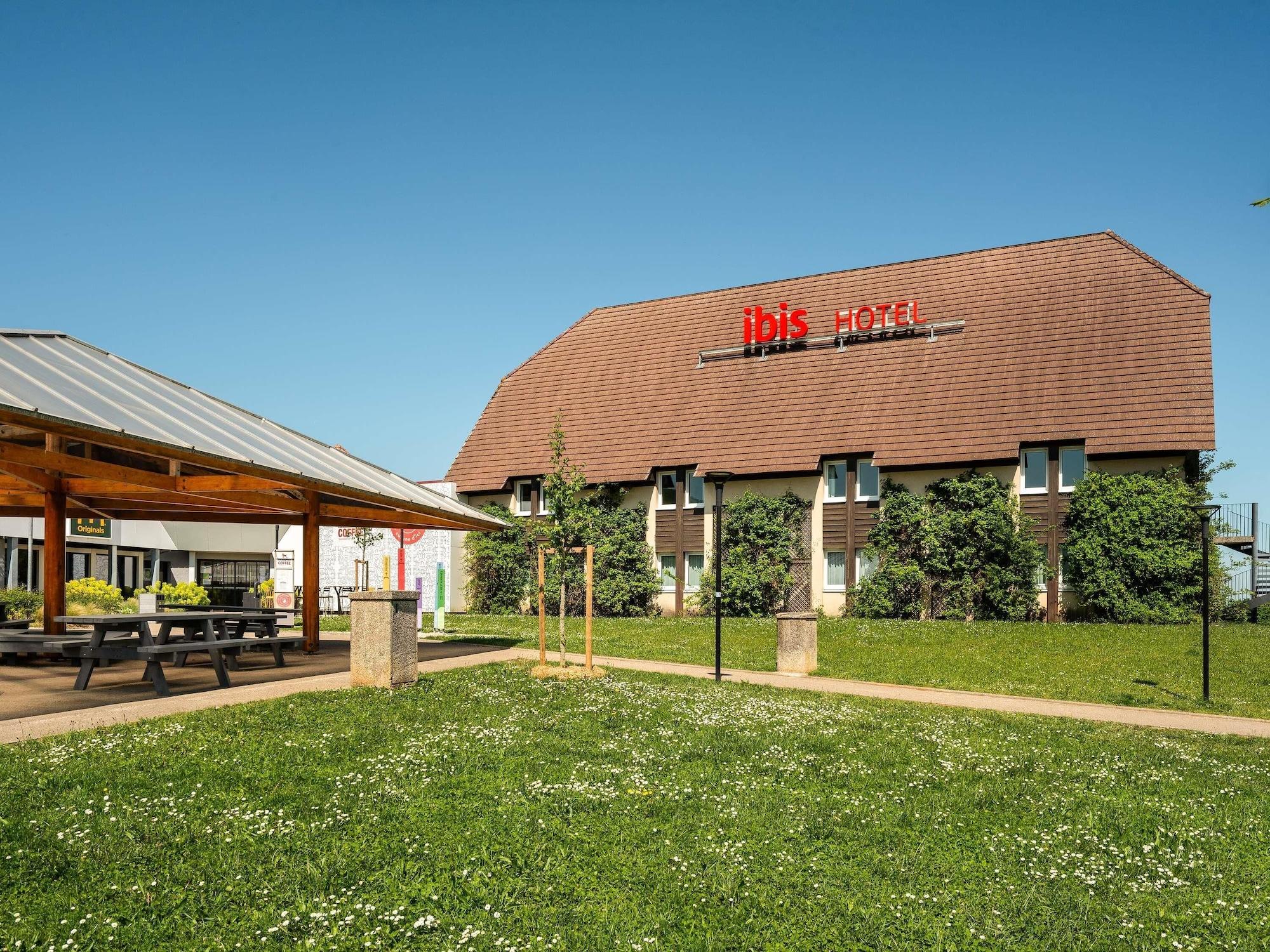 Vista Exterior ibis Besançon Marchaux