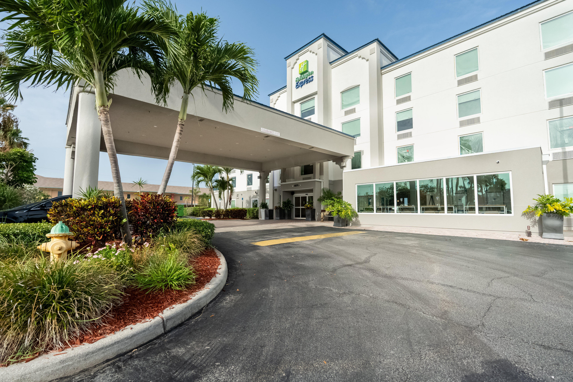 Vista Exterior Holiday Inn Express Hotels & Suites Cocoa Beach by IHG