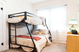 Alquiler Vacacional - Anderson Cottage: comfy 3 bedroom near stadium, winery, airport, & golf course!