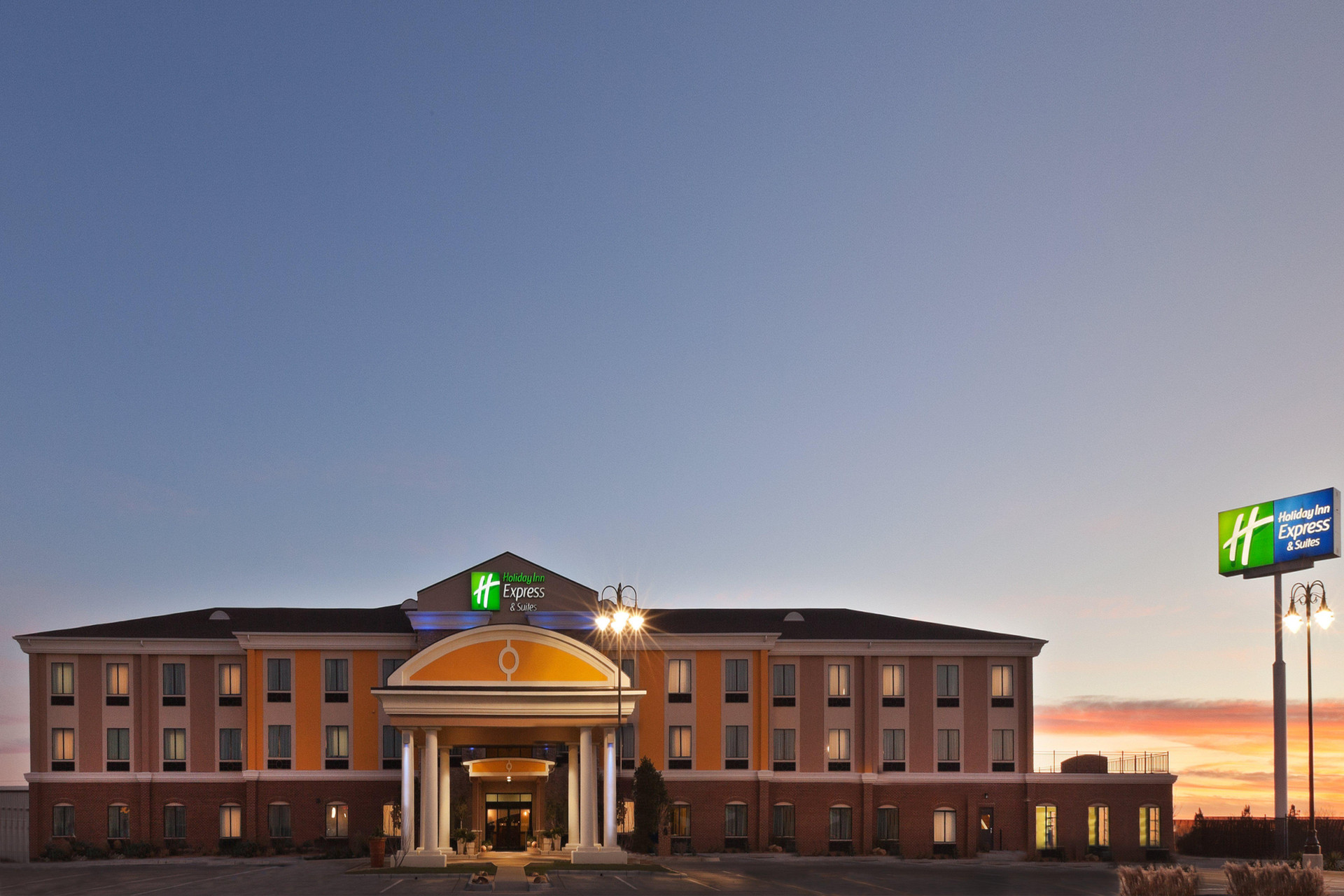 Vista Exterior Holiday Inn Express and Suites Lubbock Southwest W