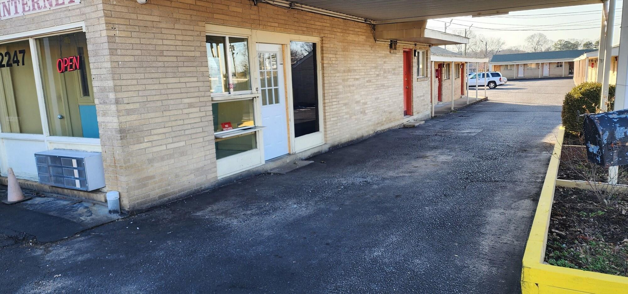 Vista Exterior TRAVELER'S MOTEL