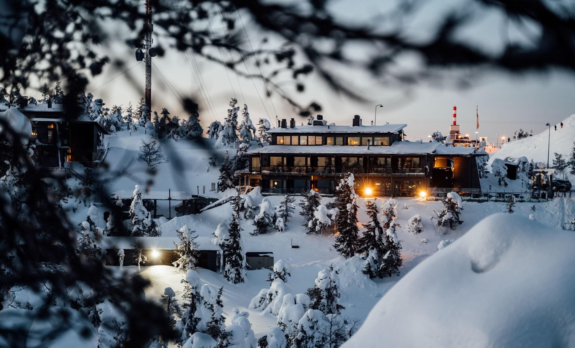 Vista Exterior Ruka Peak