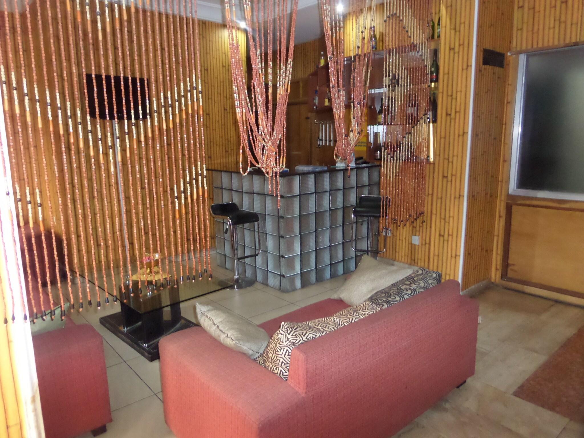 Bar/Salón New Golden Hotel