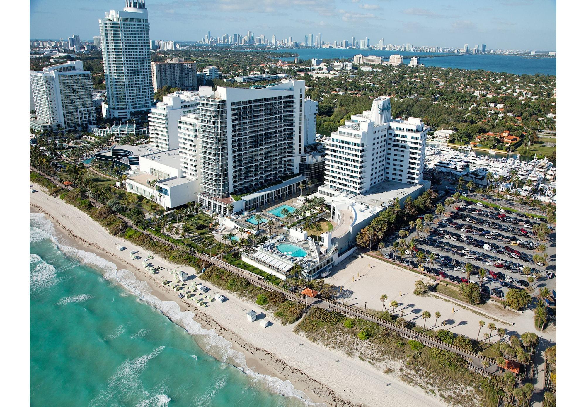 Vista Exterior Eden Roc Miami Beach