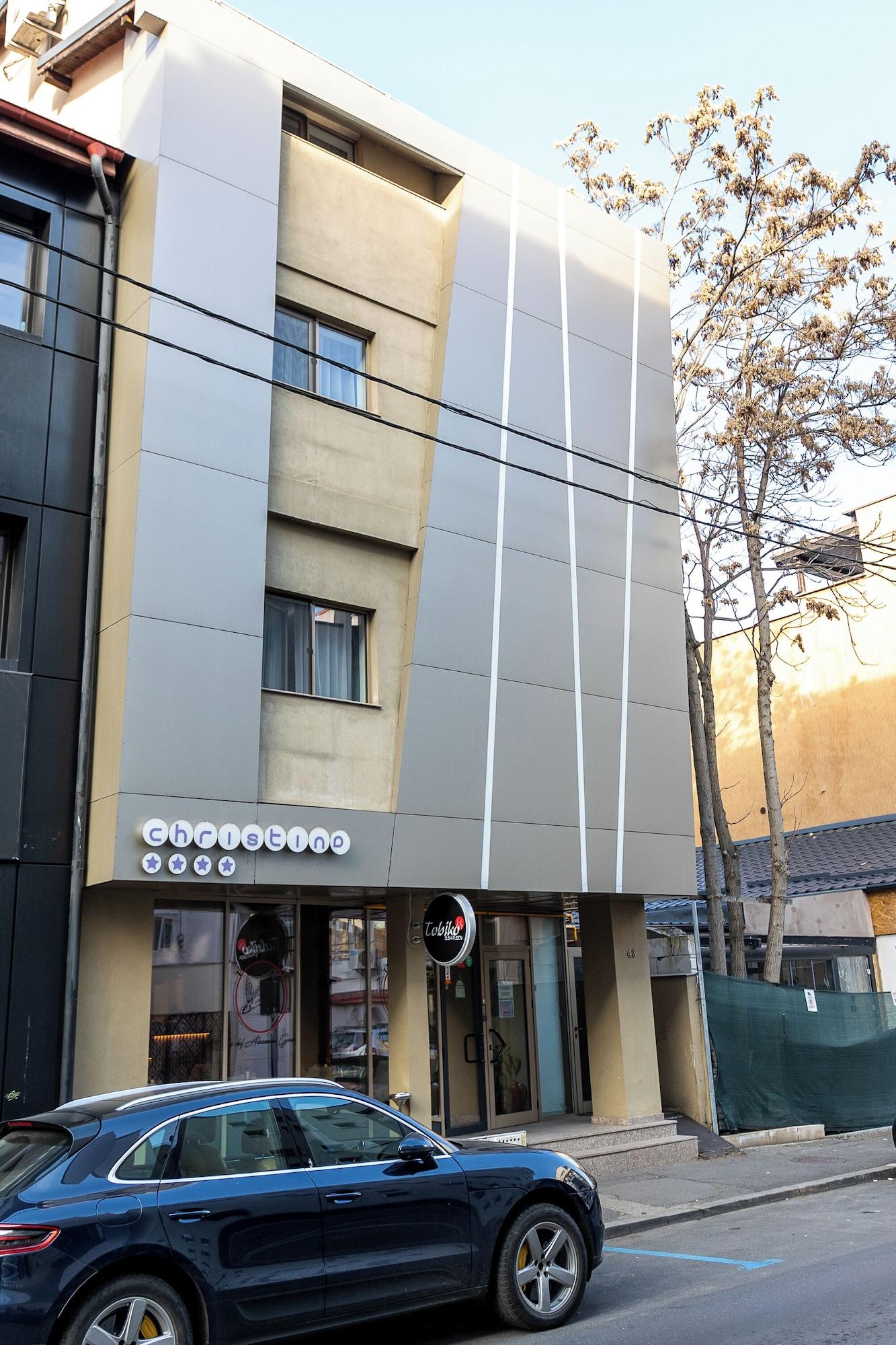 Vista Exterior Hotel Christina Plus