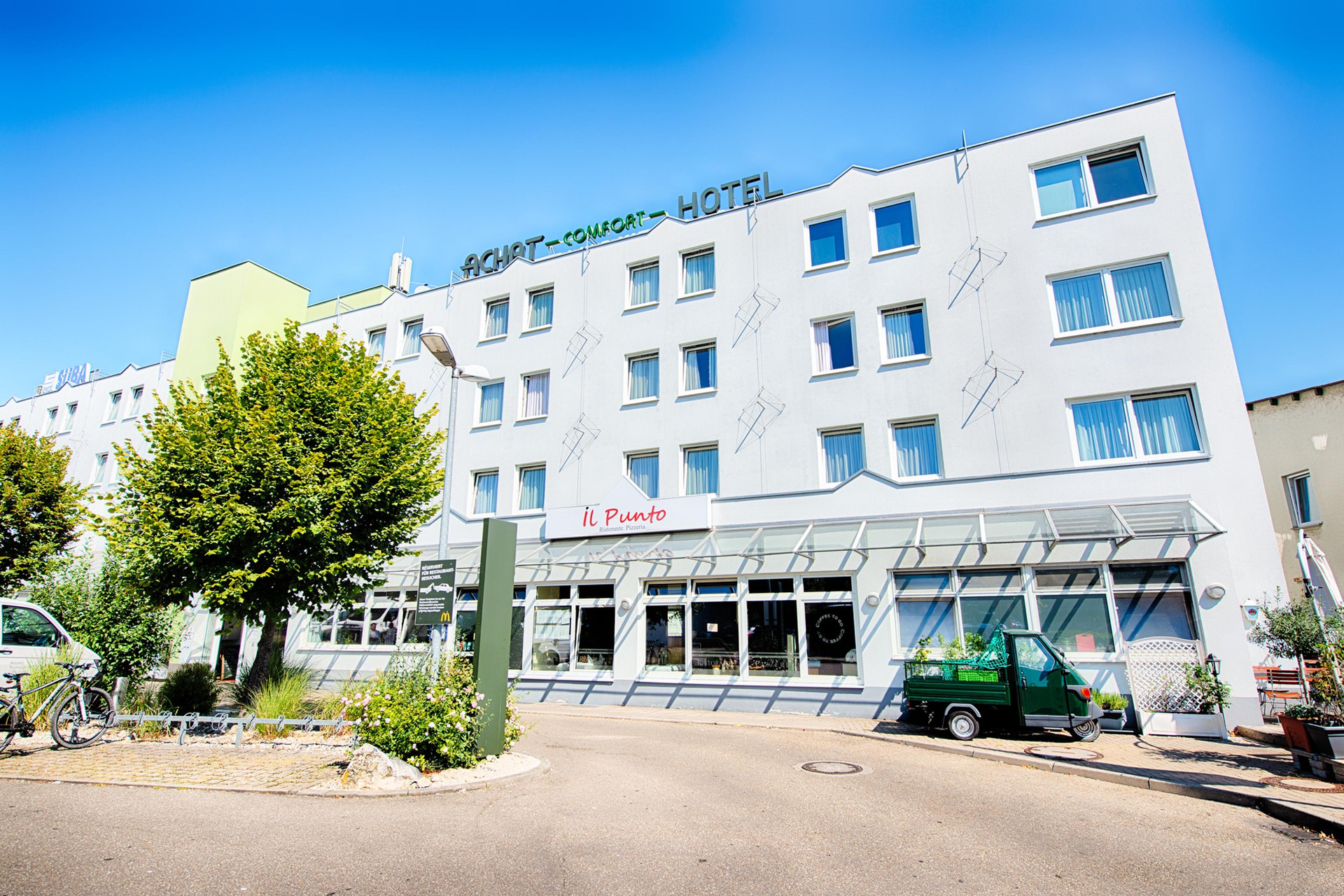 Vista Exterior ACHAT Hotel Stuttgart Zuffenhausen