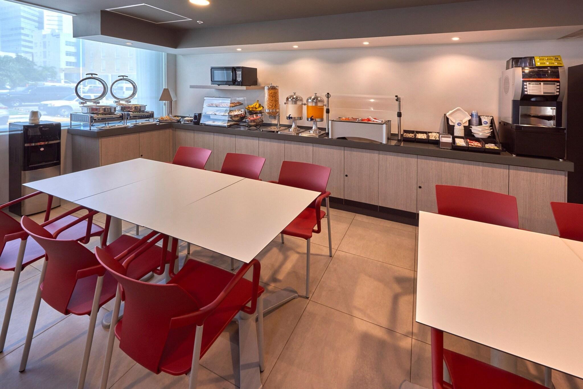 Restaurant City Express Junior by Marriott Tijuana Otay