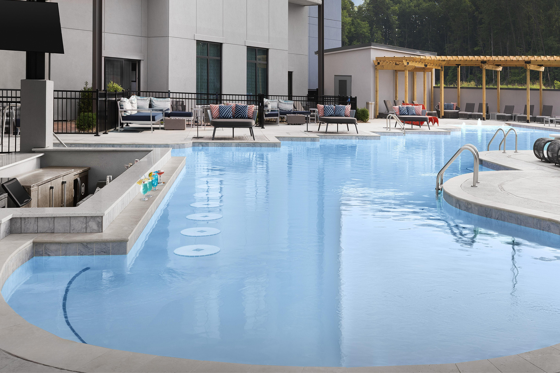 Vista Piscina Tempo By Hilton Pigeon Forge