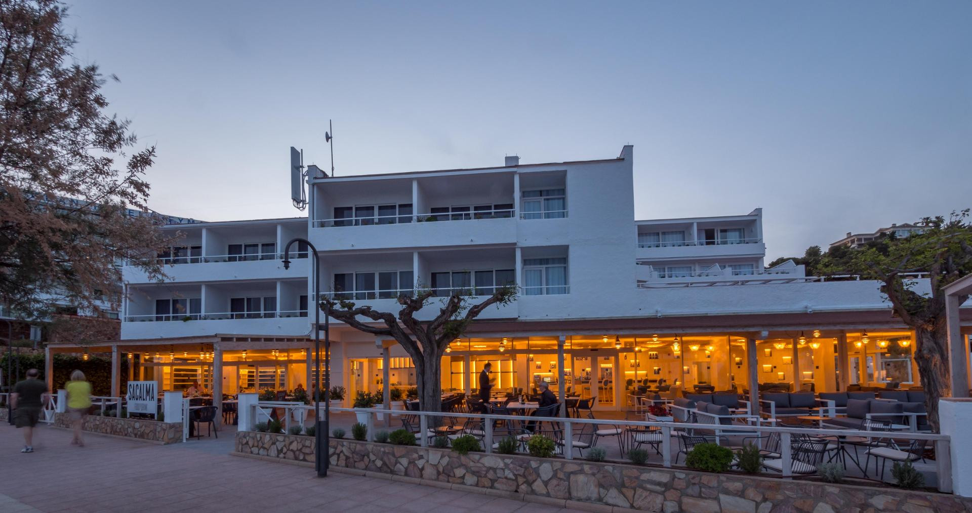 Vista Exterior Golden Mar Menuda