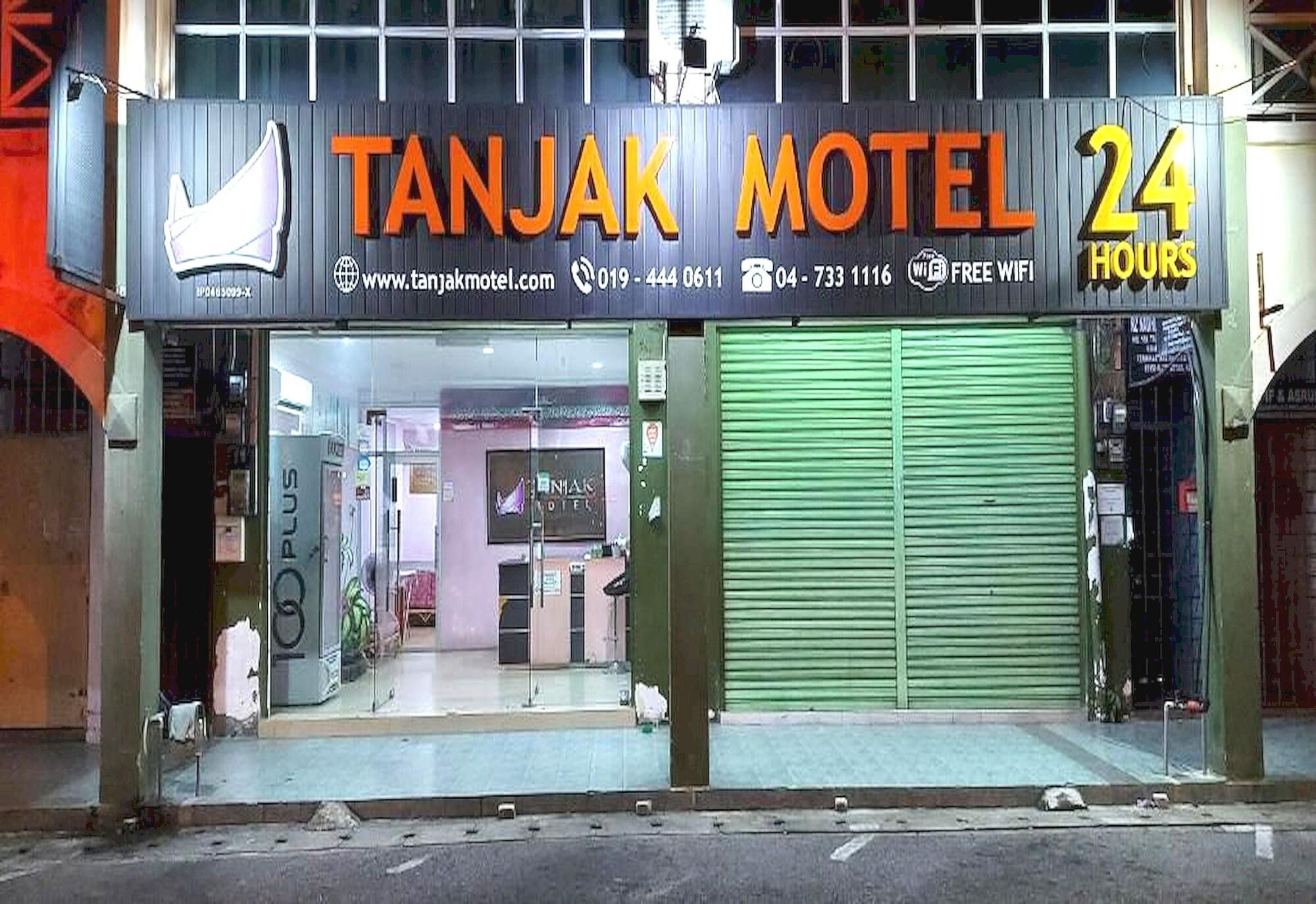 Varios OYO 90937 Tanjak Hotel