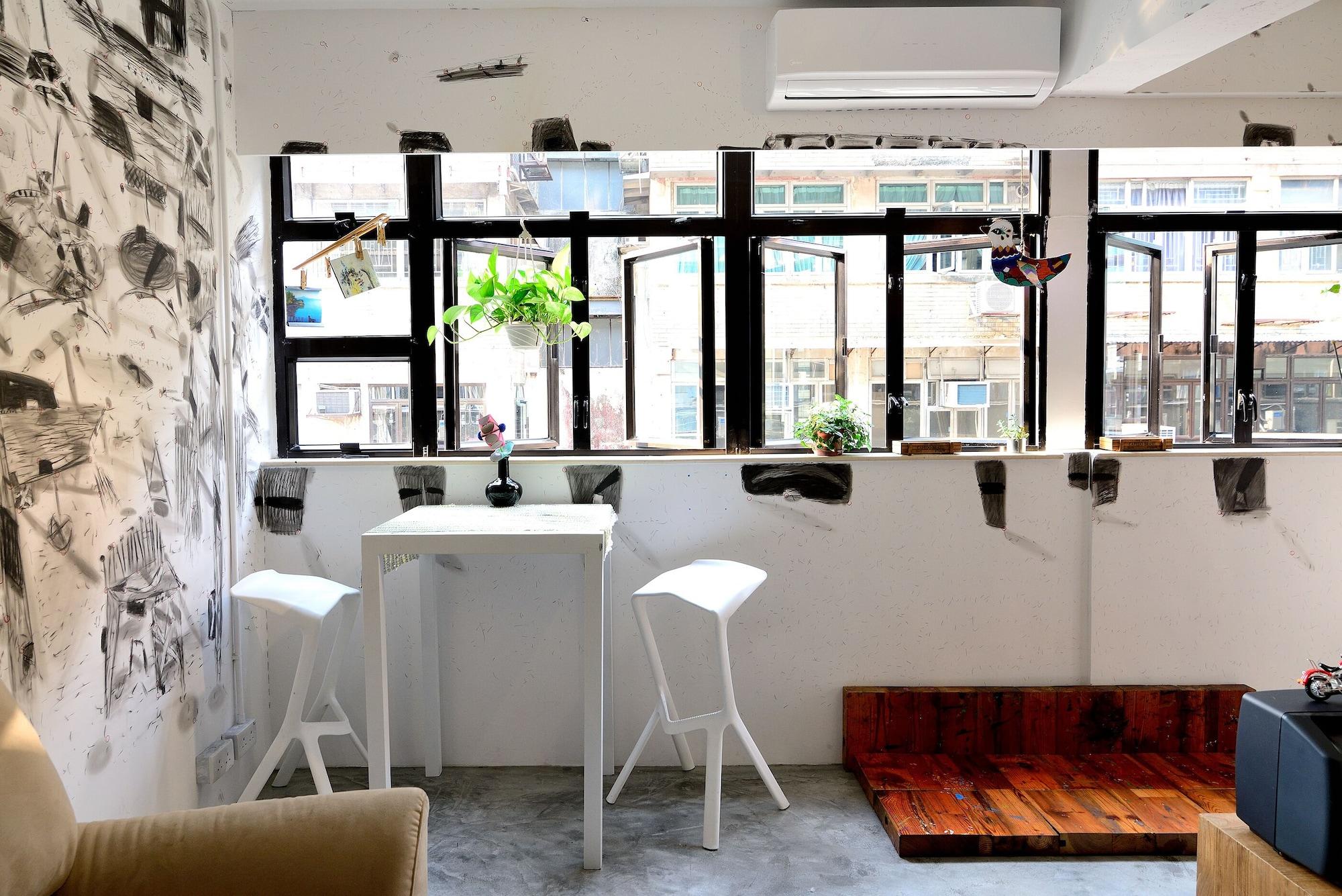 Varios Hop Inn - Hostel