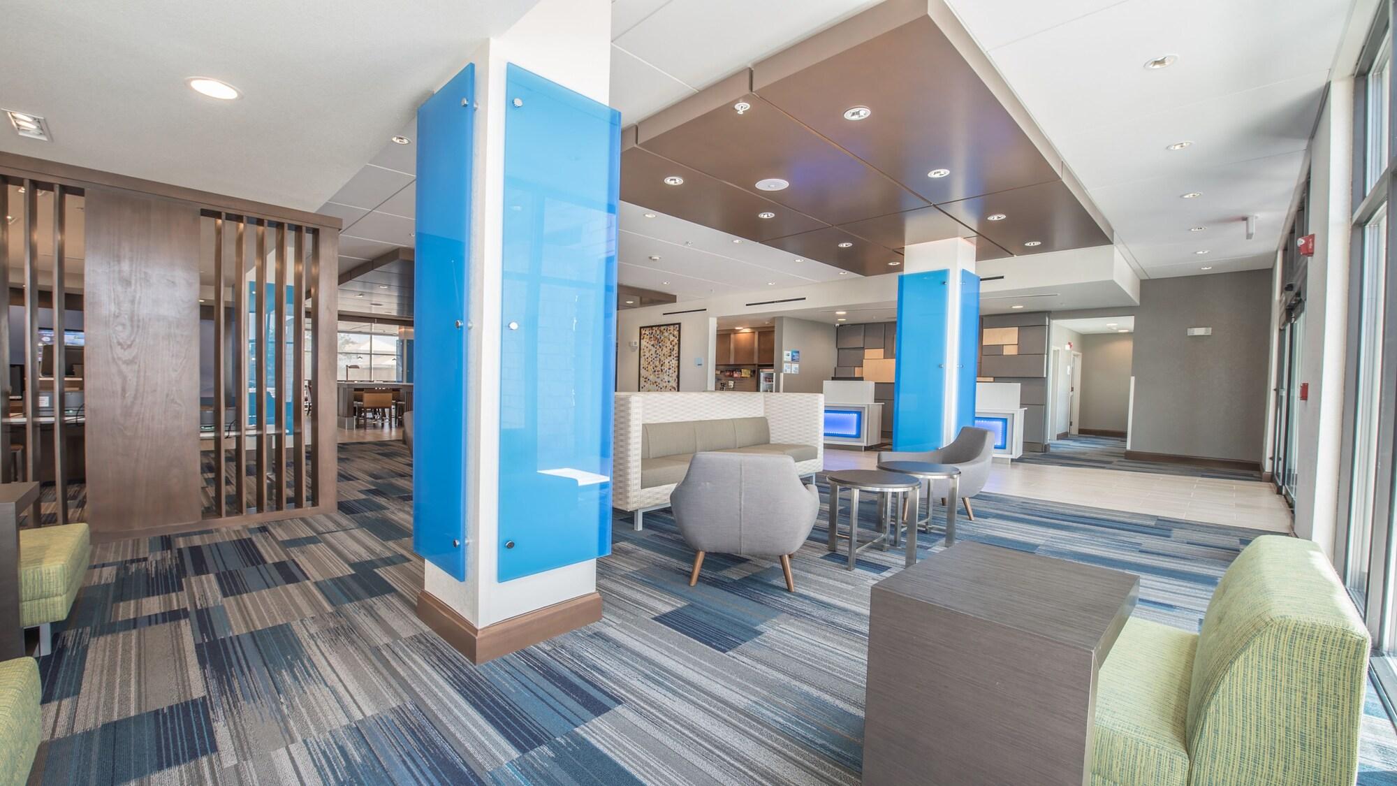 Vista Lobby Holiday Inn Express & Suites-Dripping Springs - Austin Area by IHG