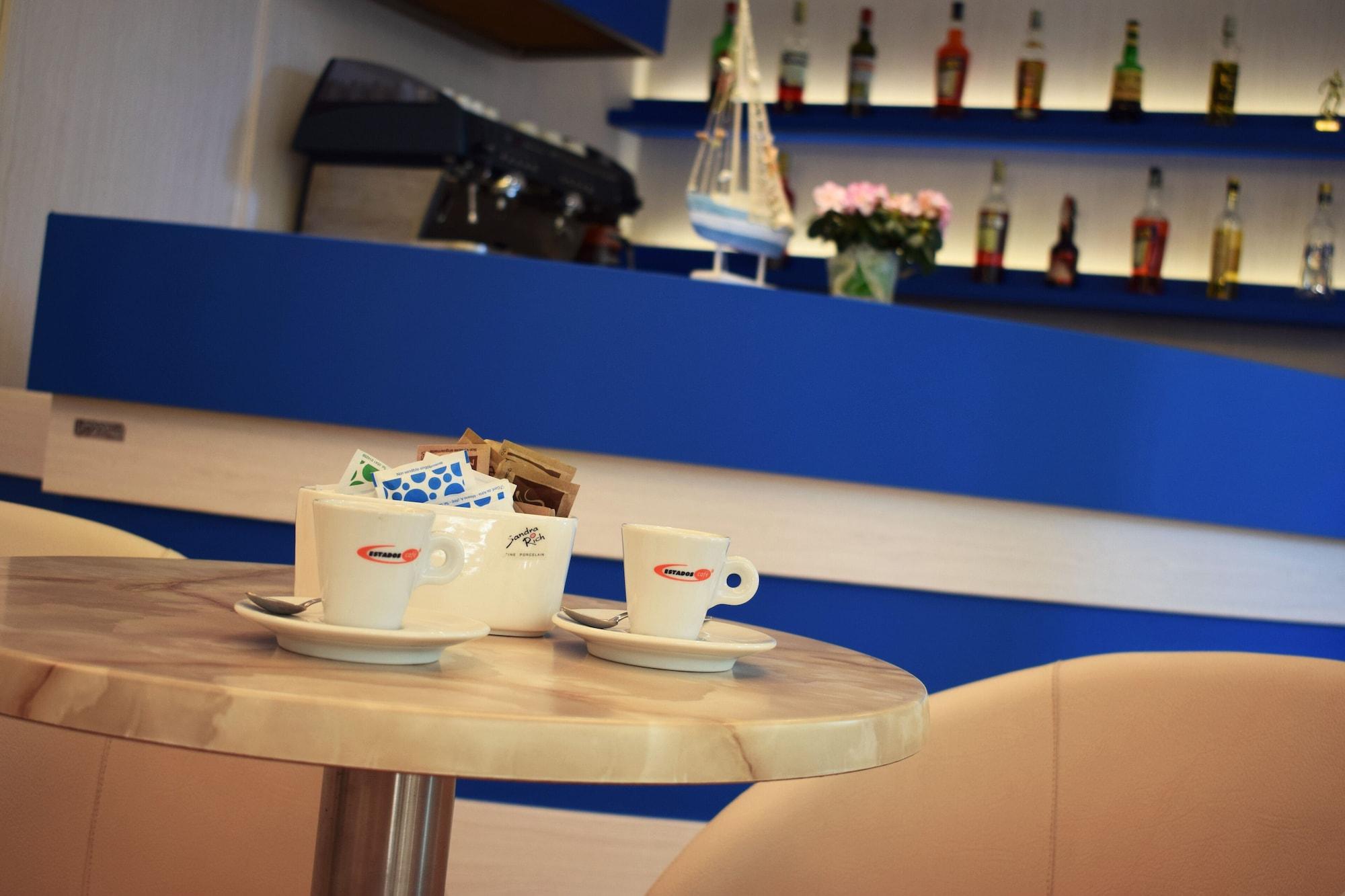 Bar/Salón Hotel Arno