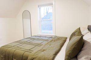 Alquiler Vacacional - Modern 5BR 3BA • Retreat Near Subway & Downtown • Free Parking