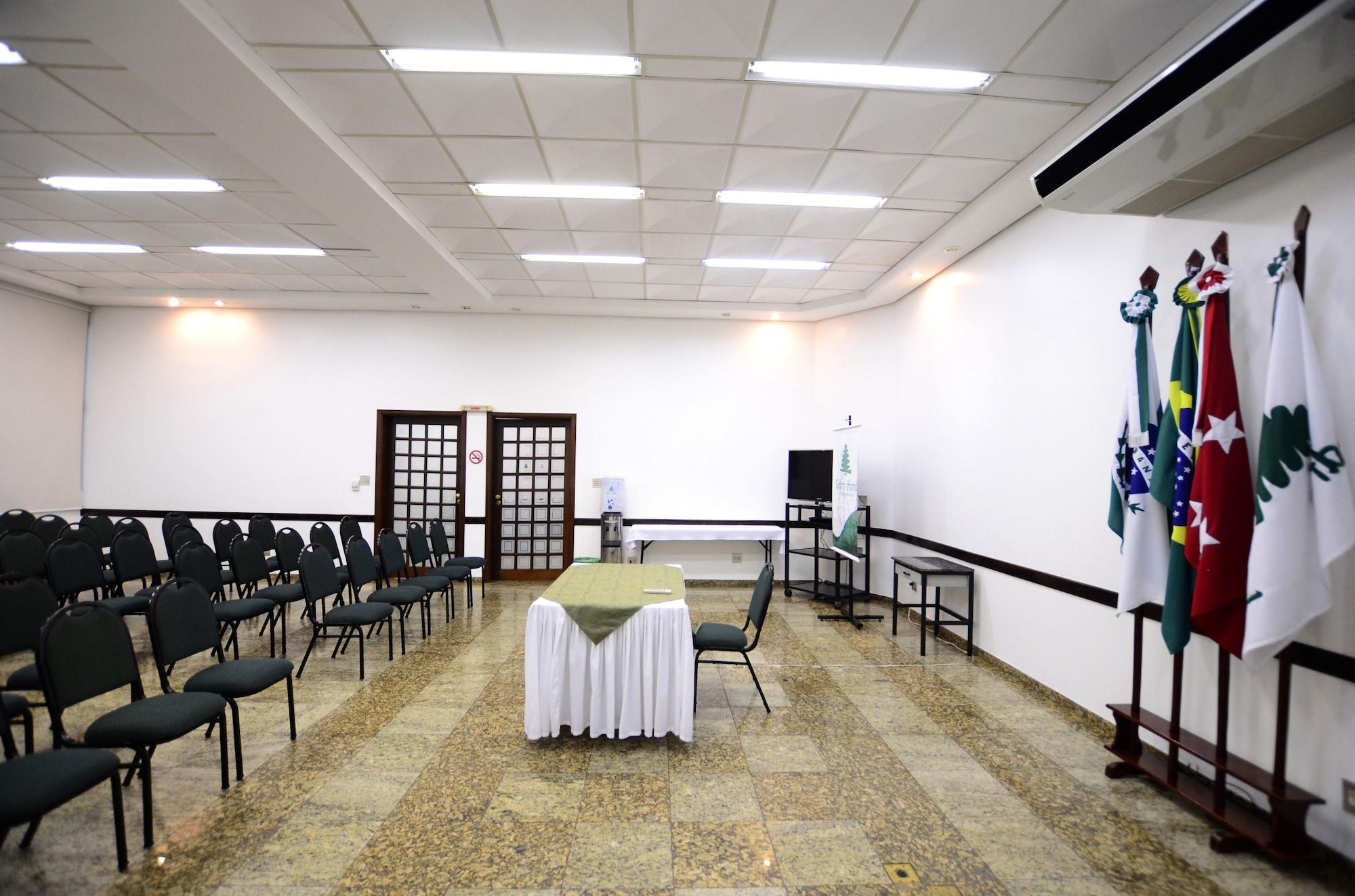 Sala de Reuniones Cedro Hotel