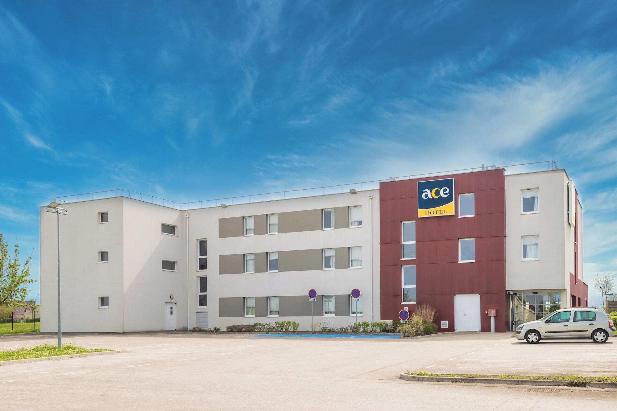 Vista Exterior ACE Hôtel Troyes