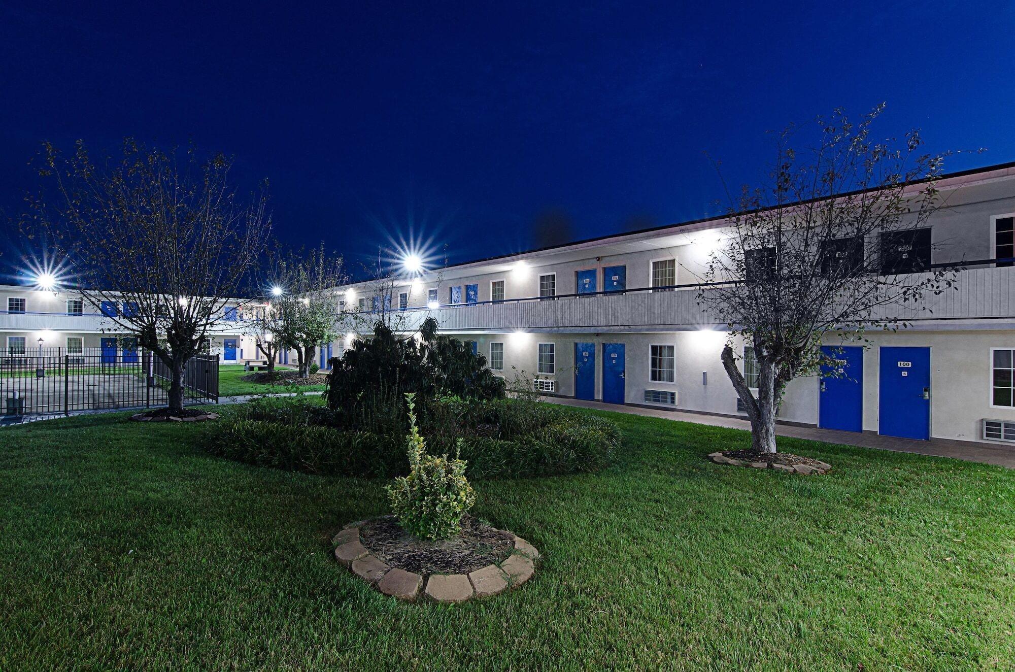 Vista Exterior Motel 6 Staunton, VA