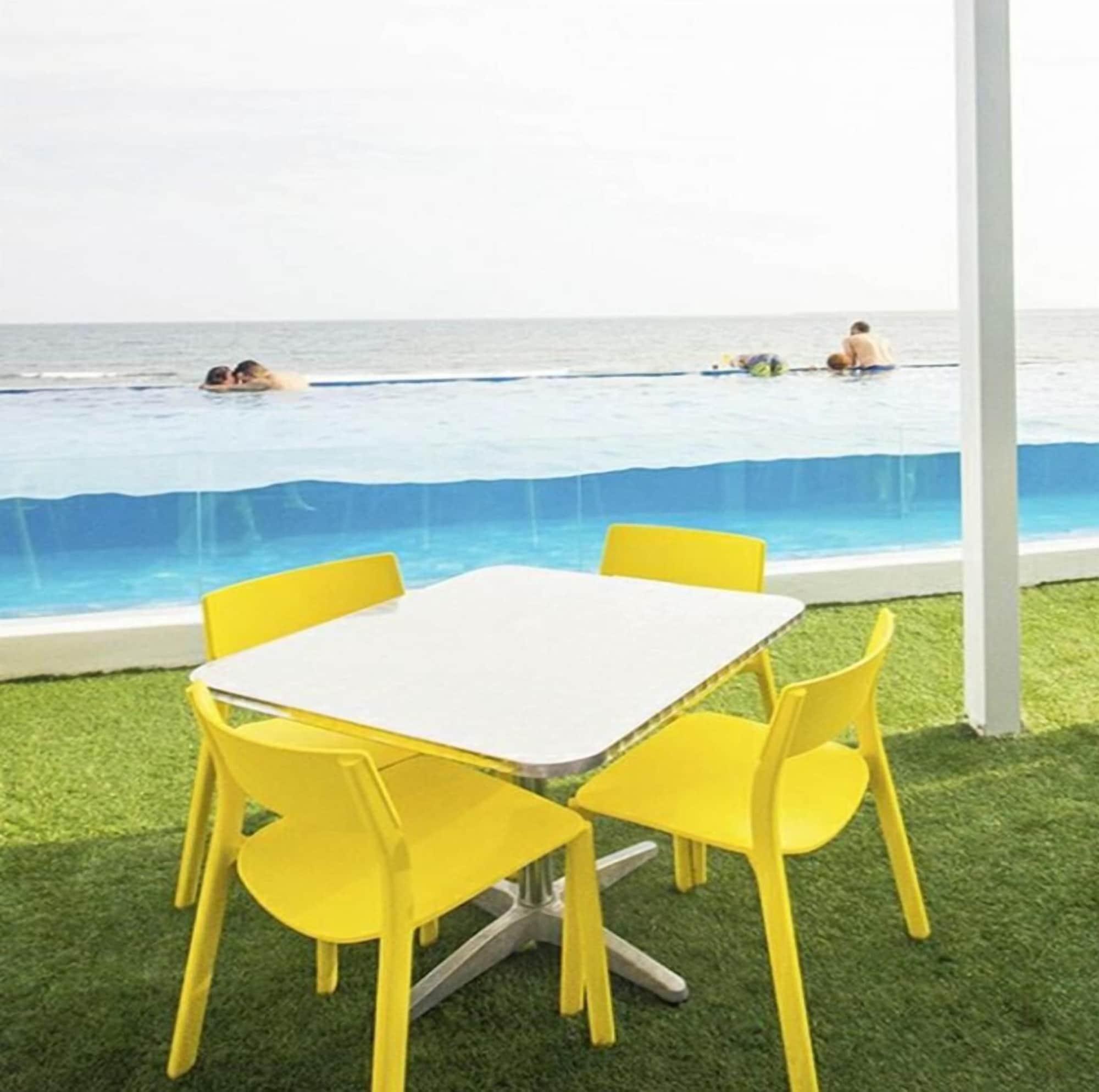 Bar/Salón The Hope Plaza