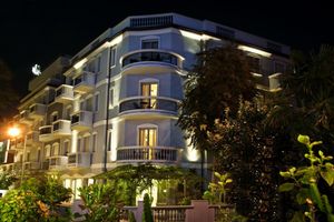 Alojamiento - Hotel Sovrana & Re Aqva SPA