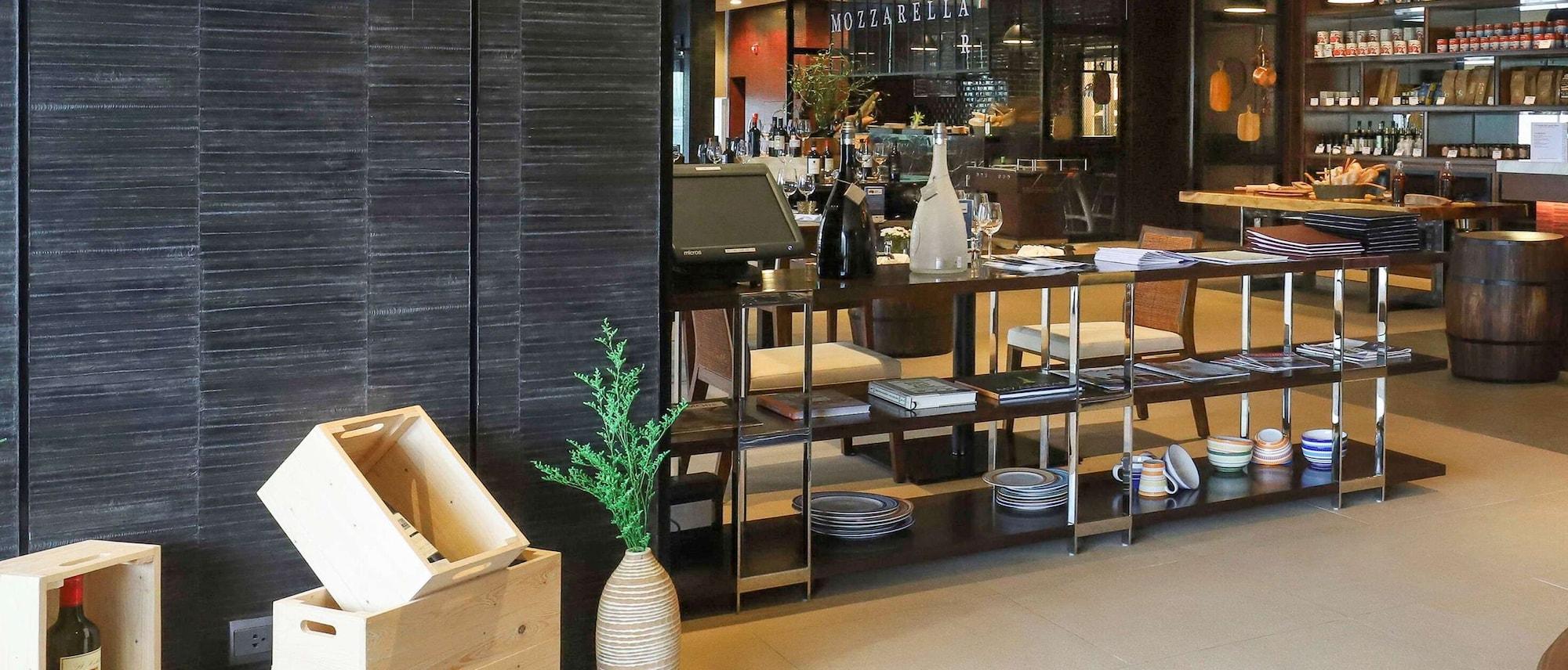 Restaurant Pullman Yangon Centrepoint