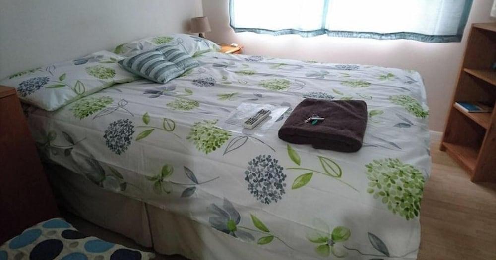 Varios Room-double With Shared Bathroom Sleeps