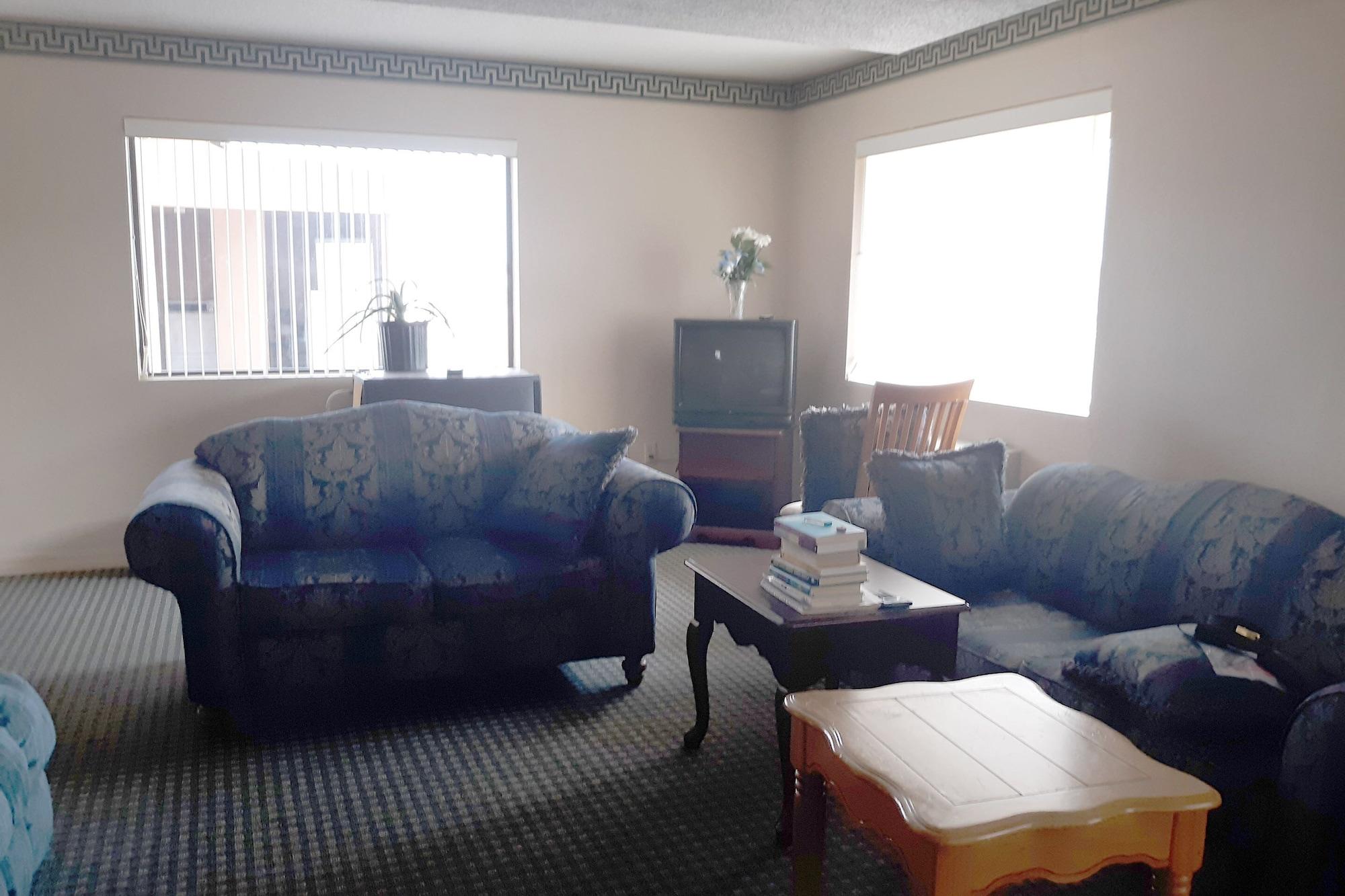 Vista Lobby Liberty Inn