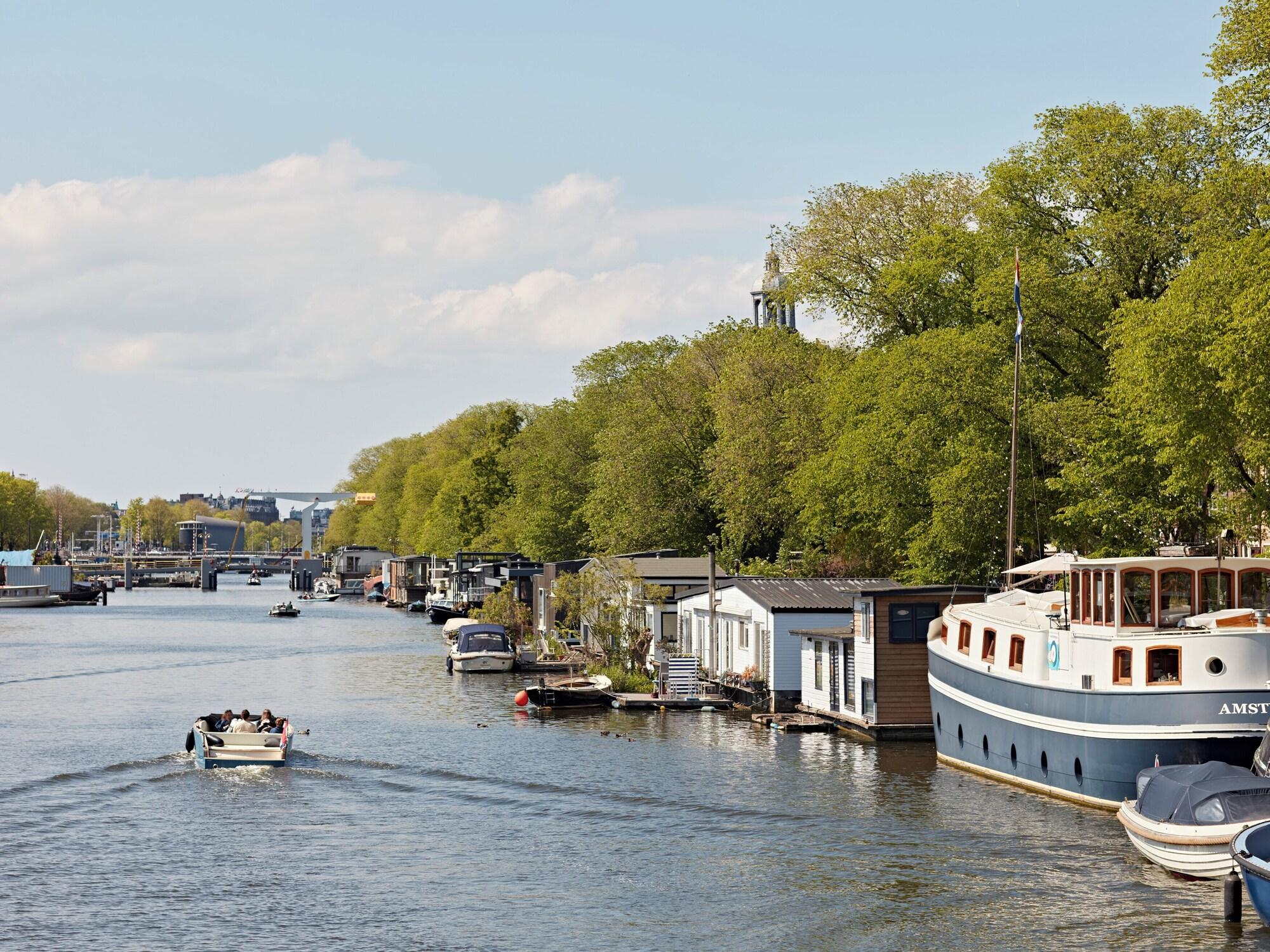 Vista Exterior YAYS Amsterdam Maritime by Numa