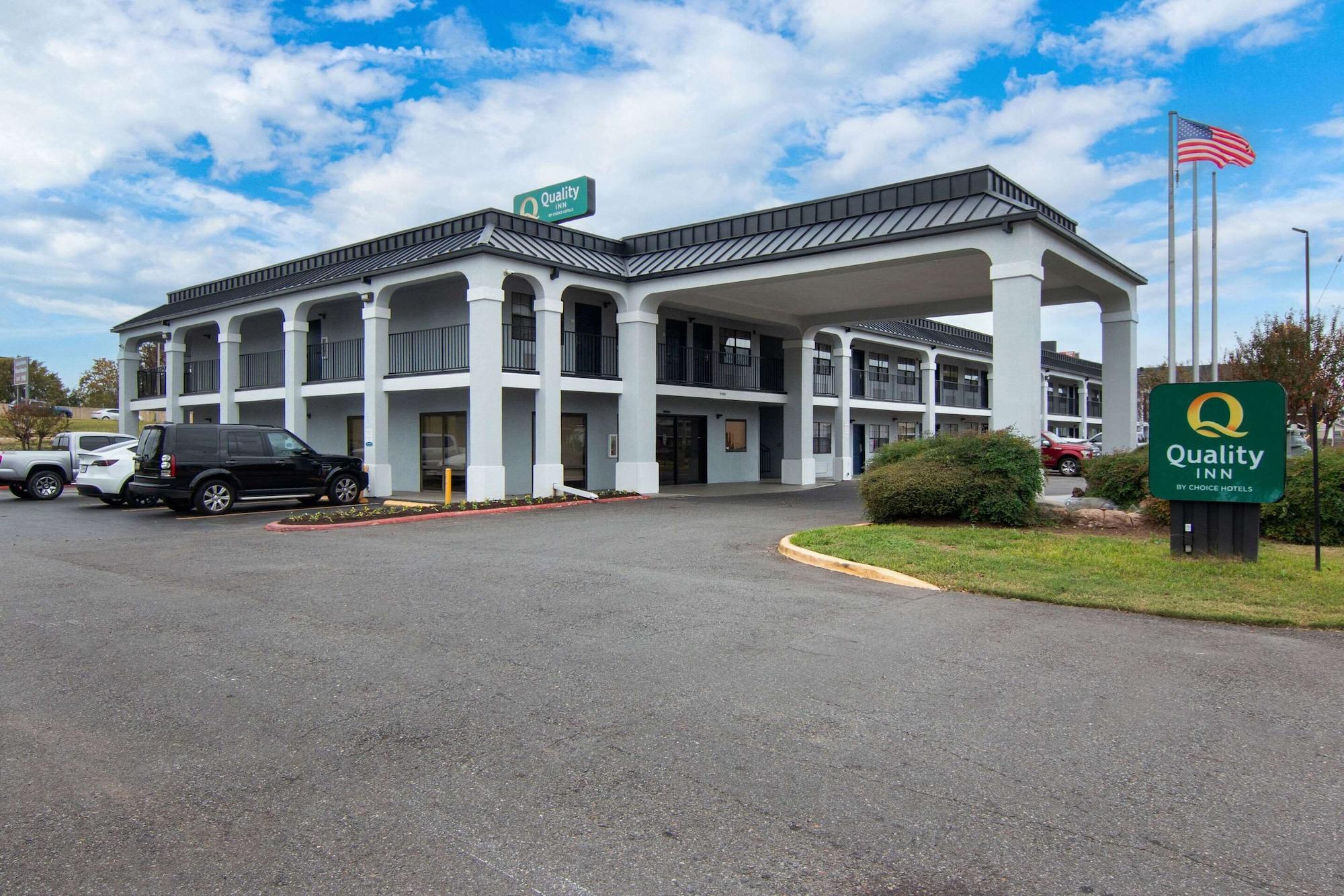 Varios Quality Inn near Casinos and Convention Center