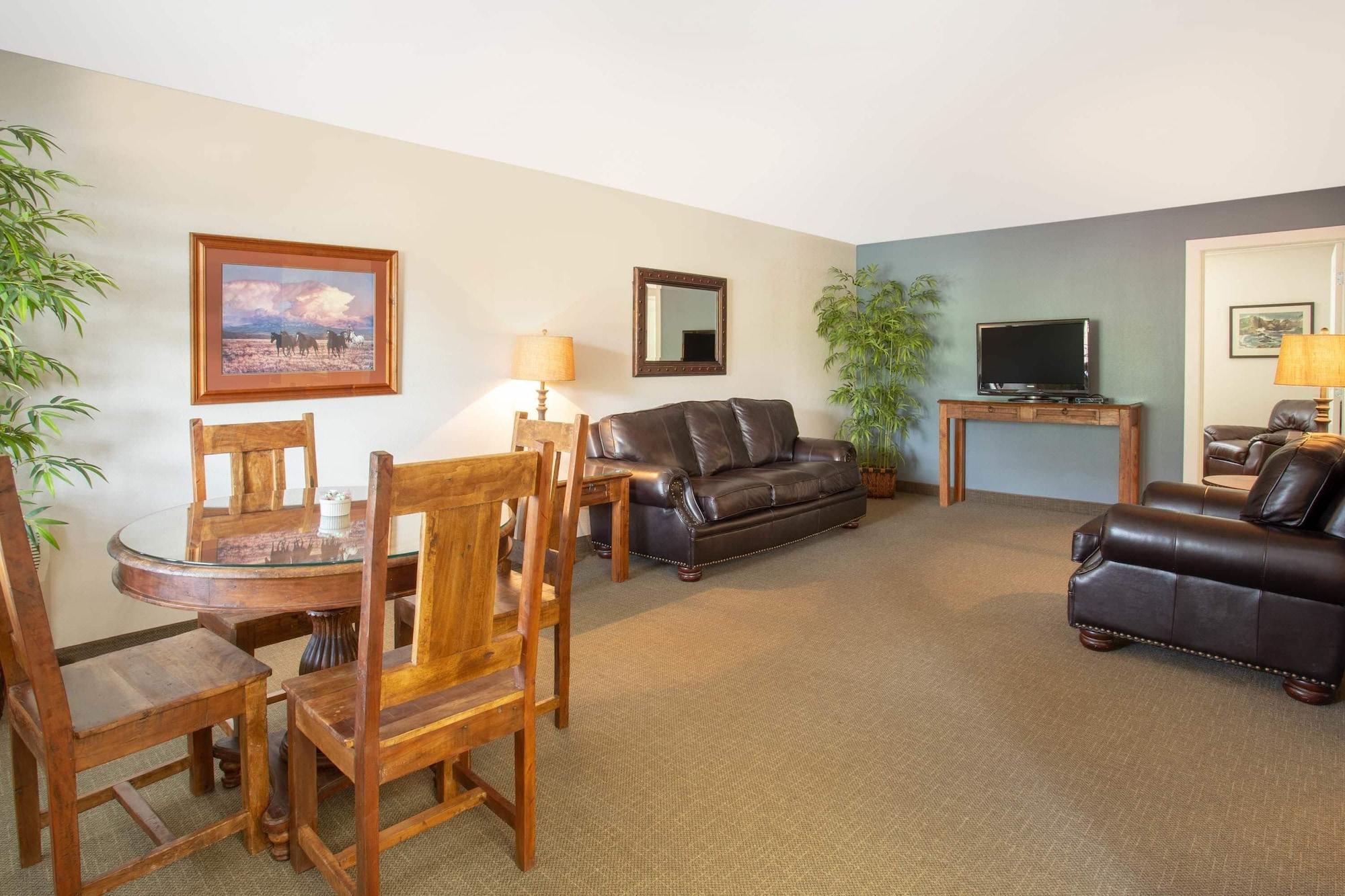 Comodidades del Alojamiento Travelodge by Wyndham Gardiner Yellowstone Park North