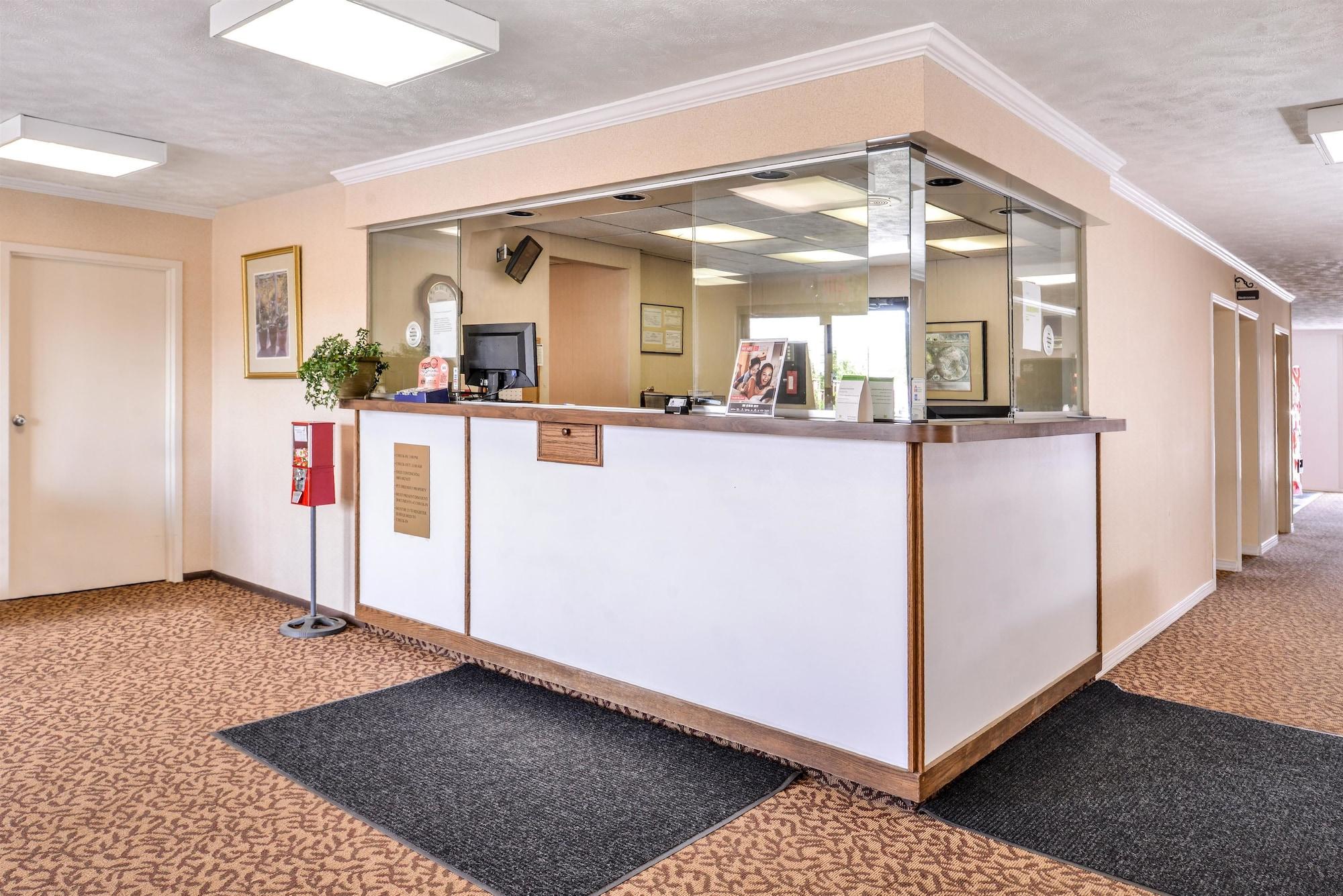 Vista Lobby Americas Best Value Inn Alliance