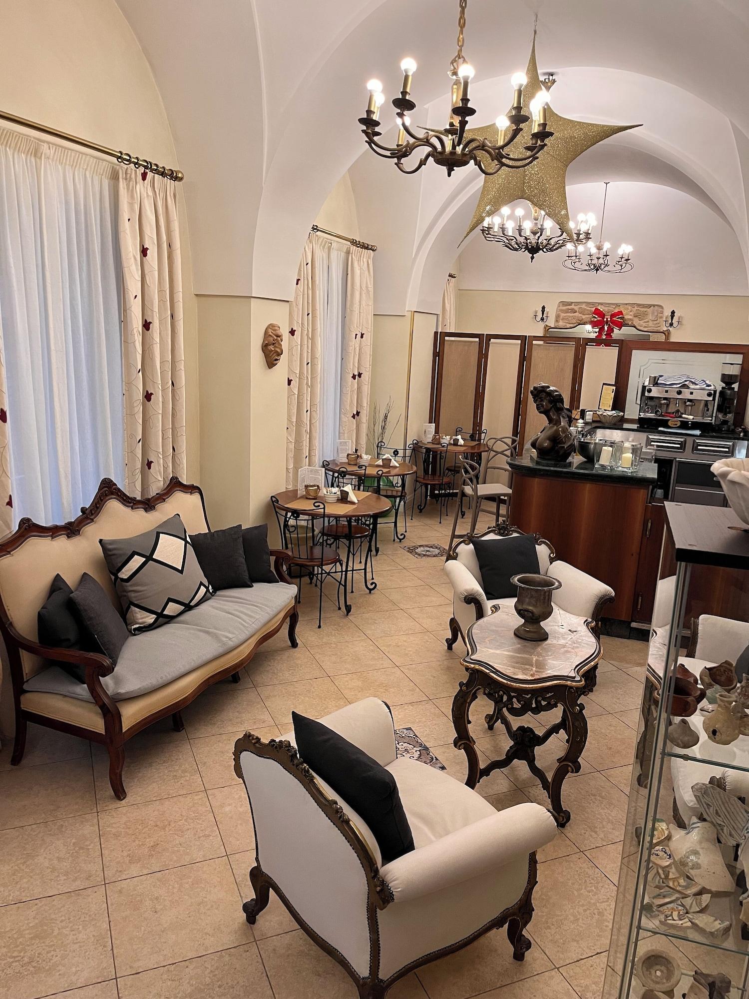 Bar/Salón Akropolis Hotel