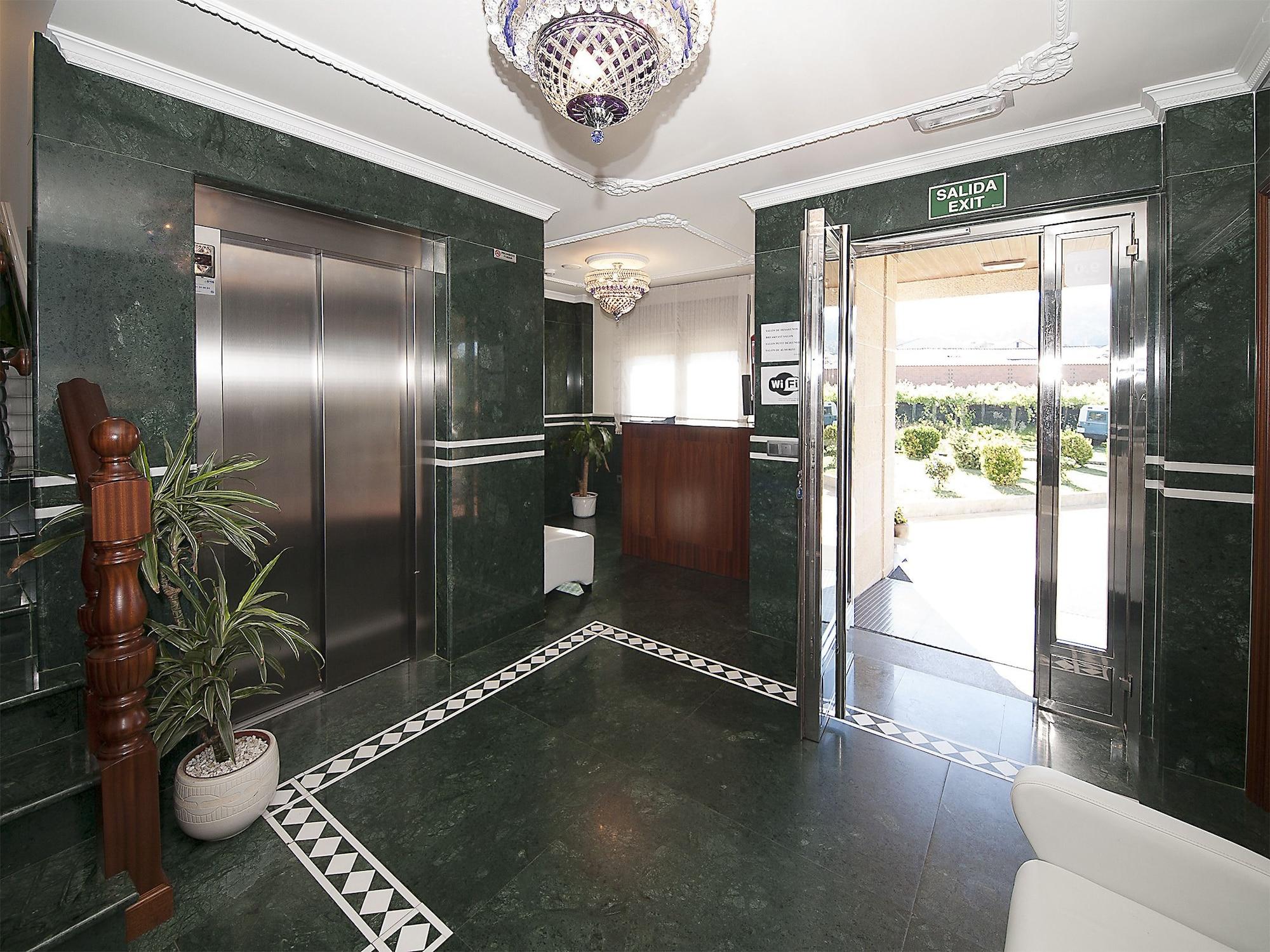 Vista Lobby Pensión Residencia A Cruzán - Adults Only