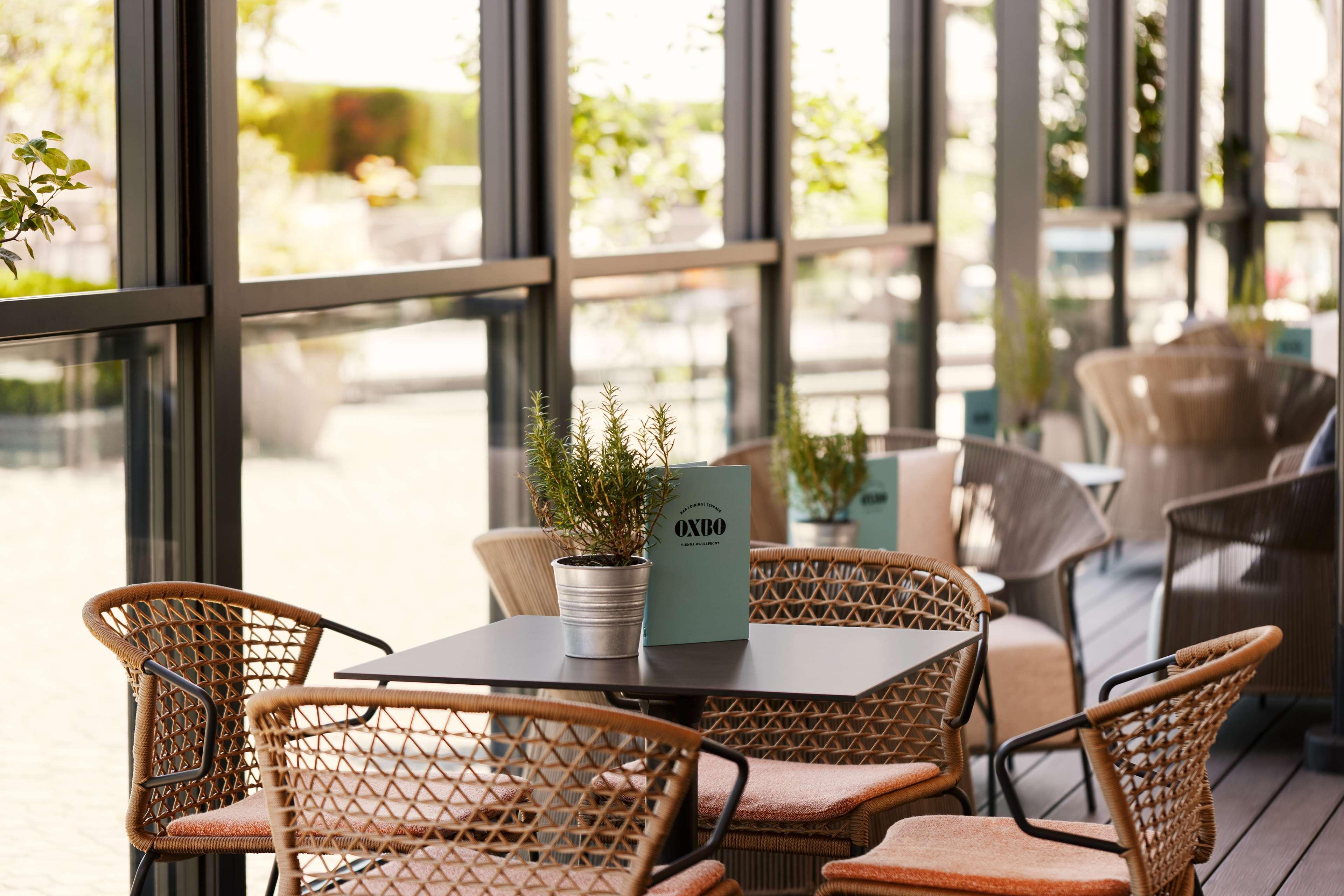 Bar/Salón Hilton Vienna Waterfront