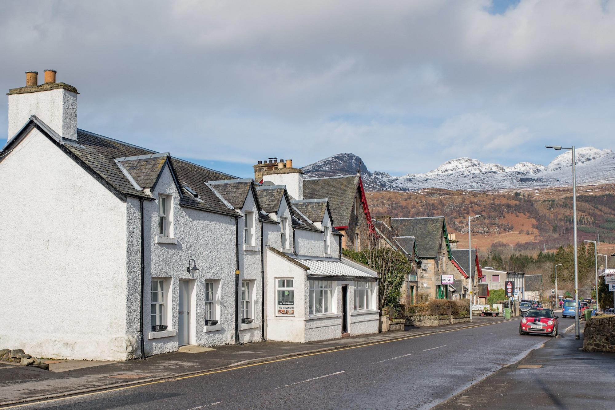 Varios Lochleven B&B Killin