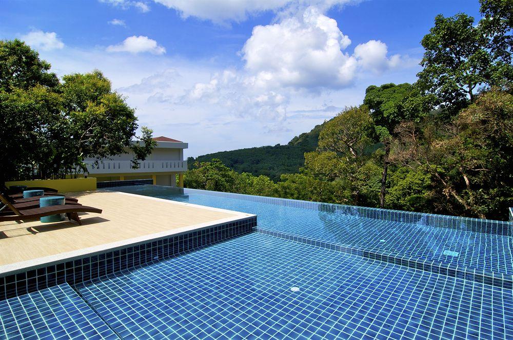 Vista Piscina Grand Bleu Ocean View Pool Suite