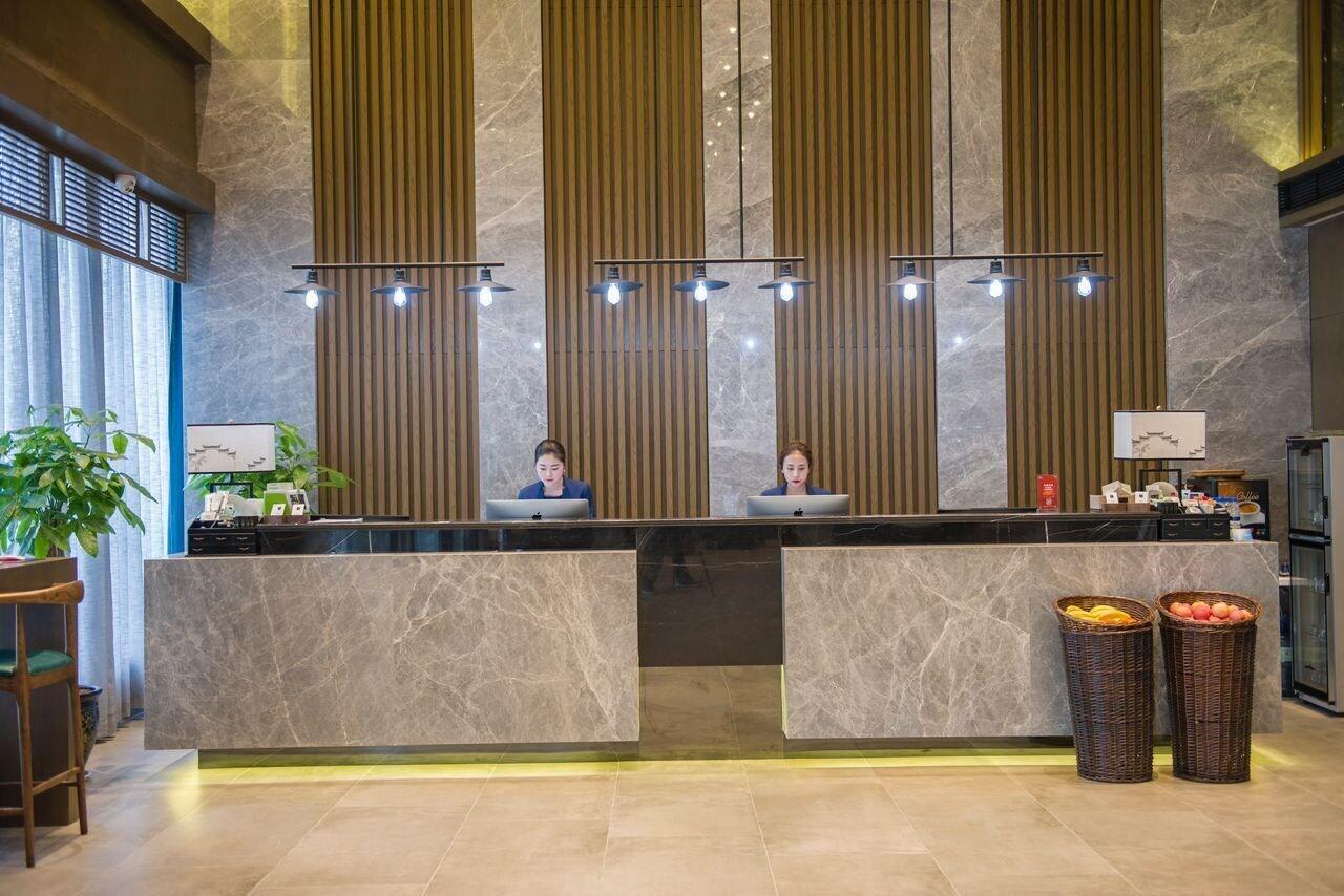 Vista Lobby LIZ Hotel