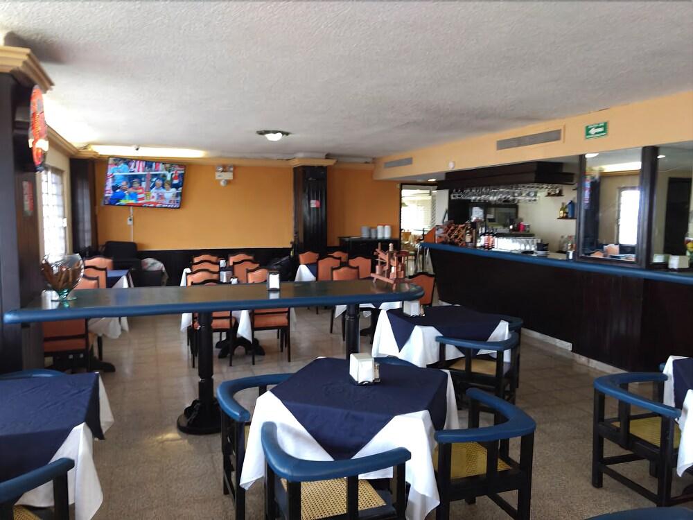 Bar/Salón Hotel Mar y Tierra