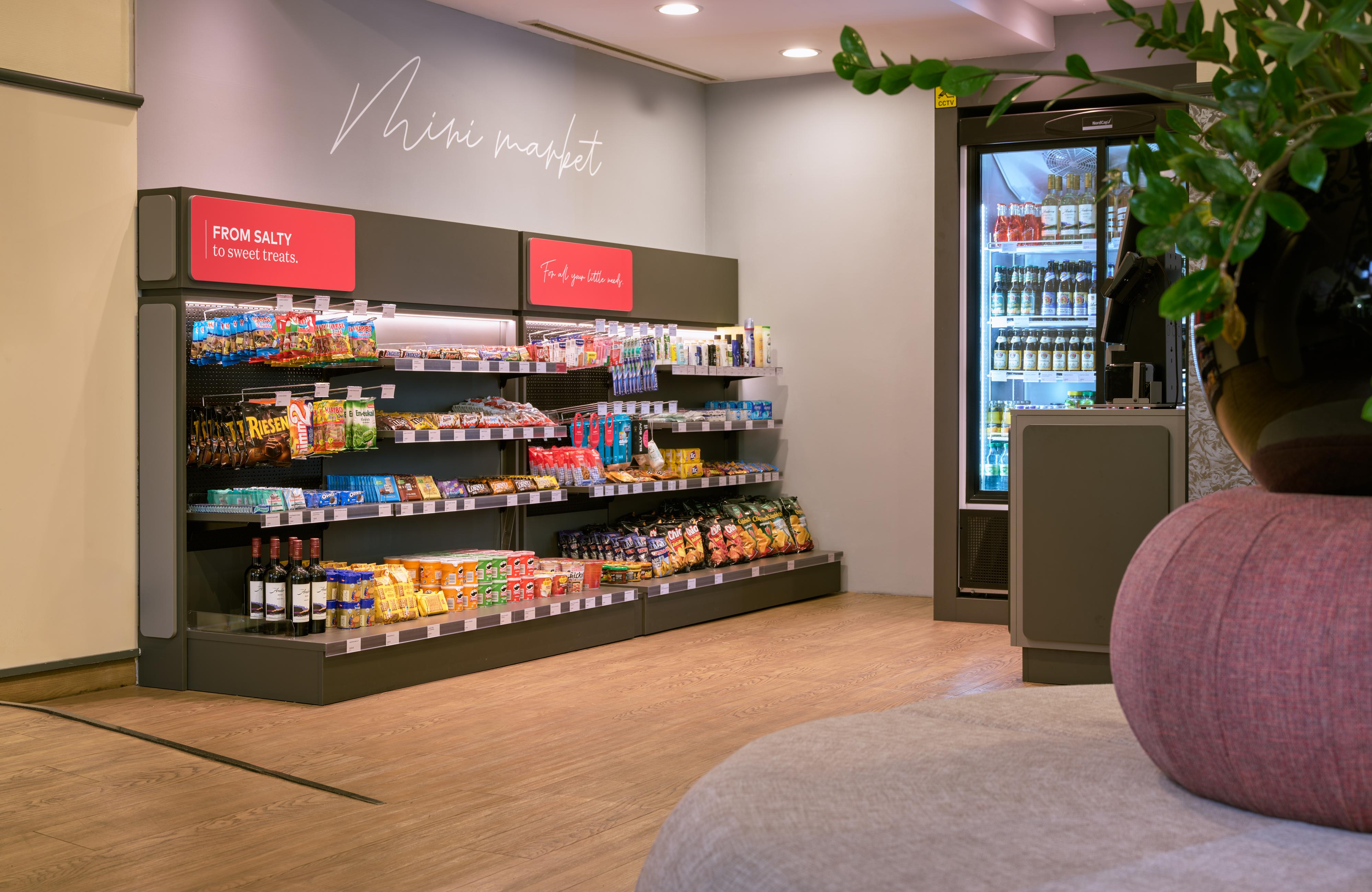 Vista Lobby Leonardo Hotel Munich Arabellapark