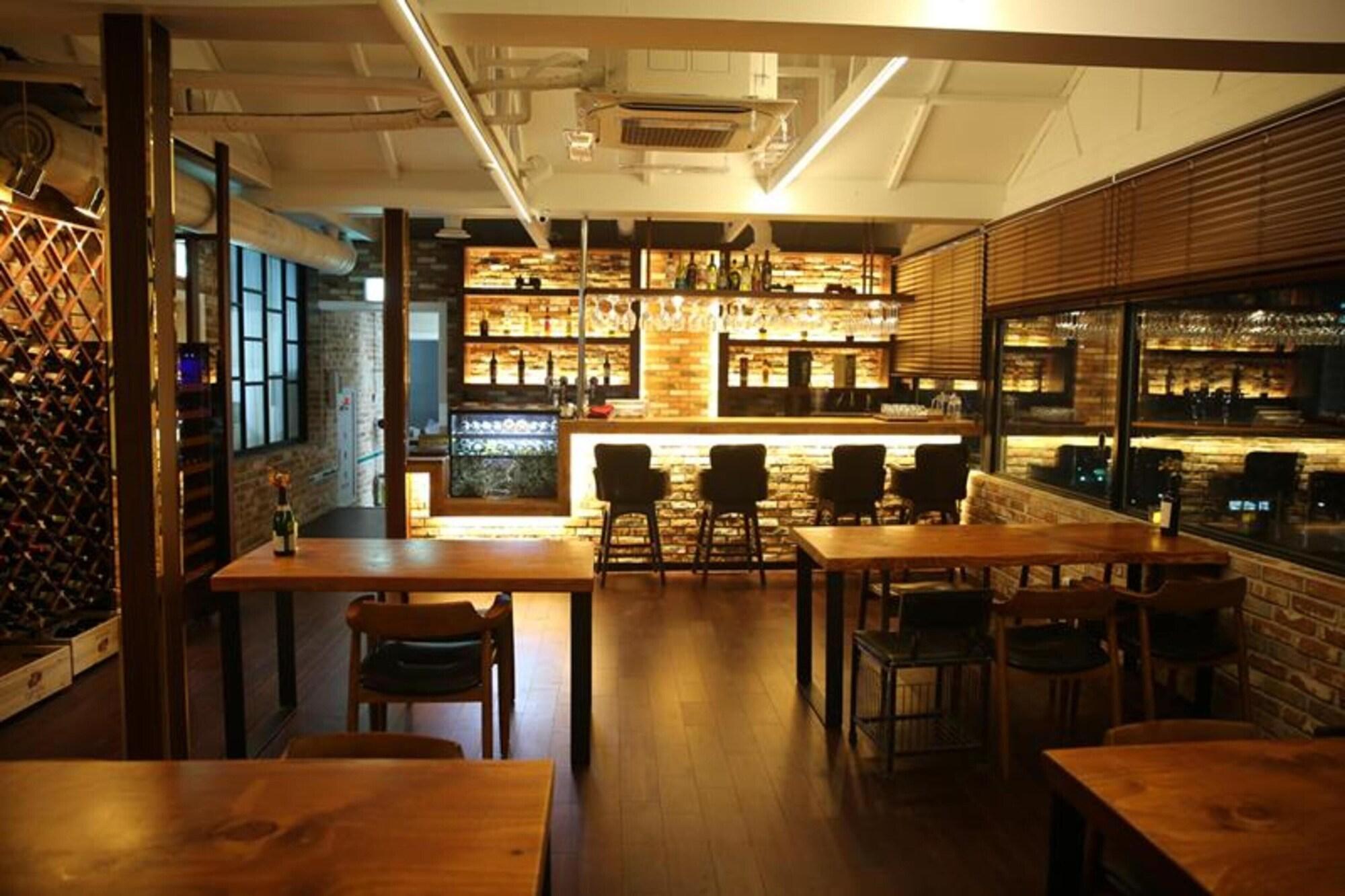 Bar/Salón Hotel Gongju