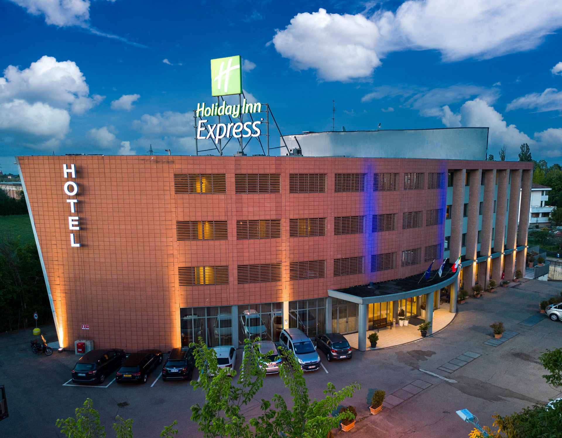 Vista Exterior Holiday Inn Express Parma by IHG