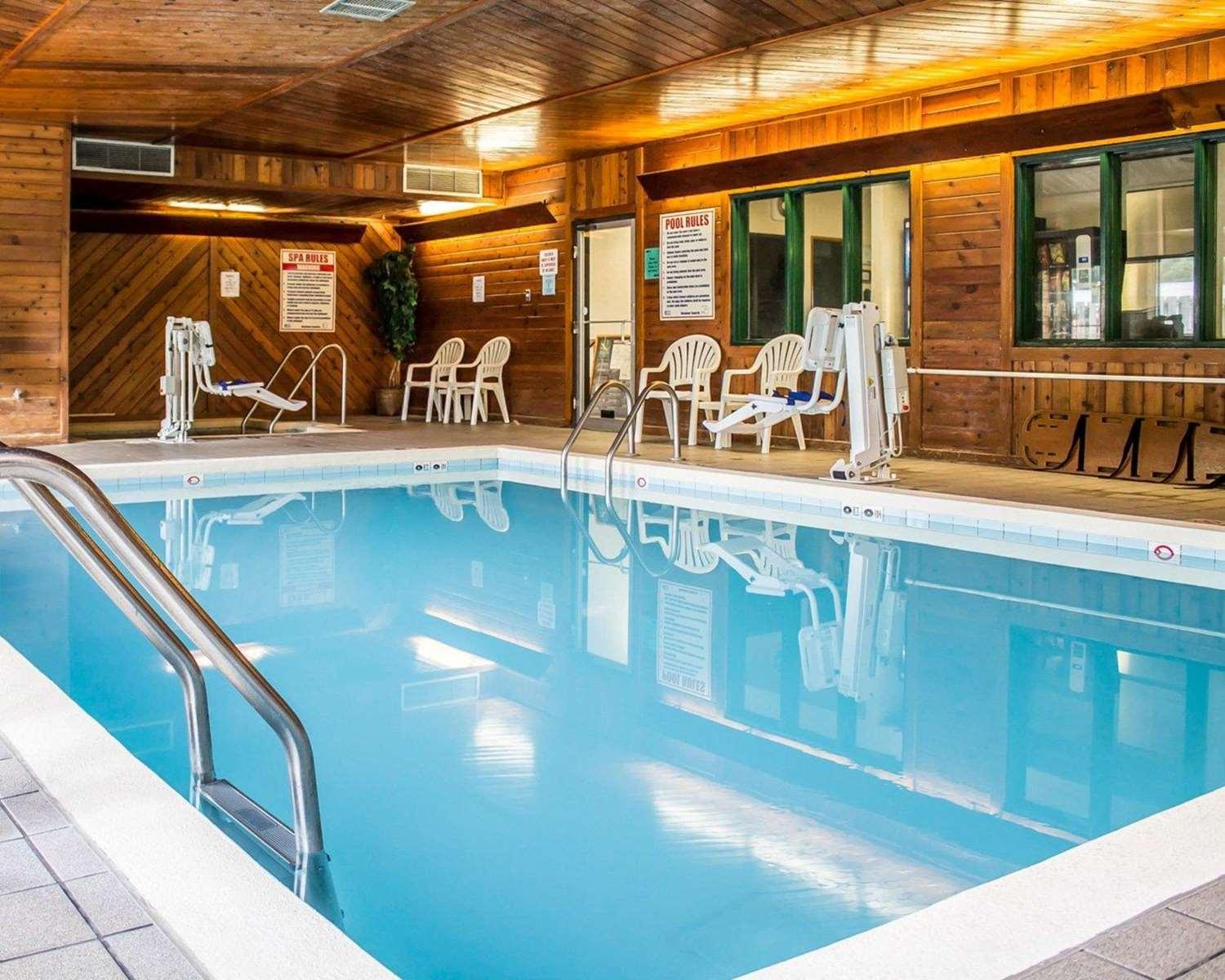 Vista Piscina Quality Inn
