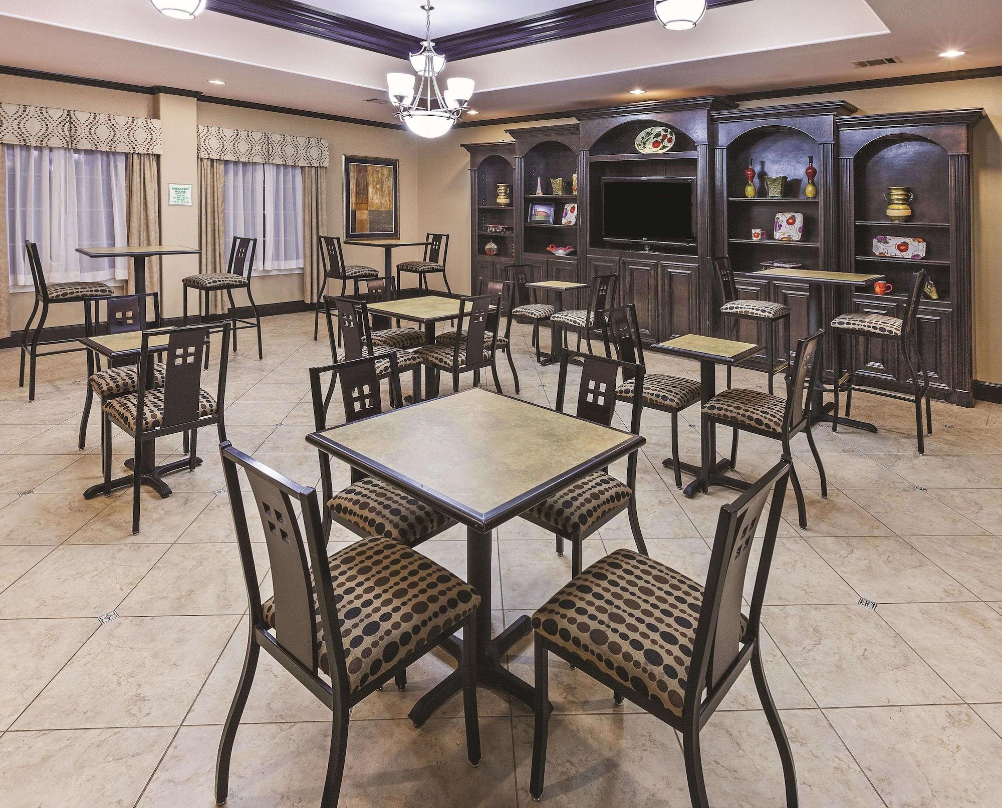 Restaurant La Quinta Inn & Suites by Wyndham Livingston
