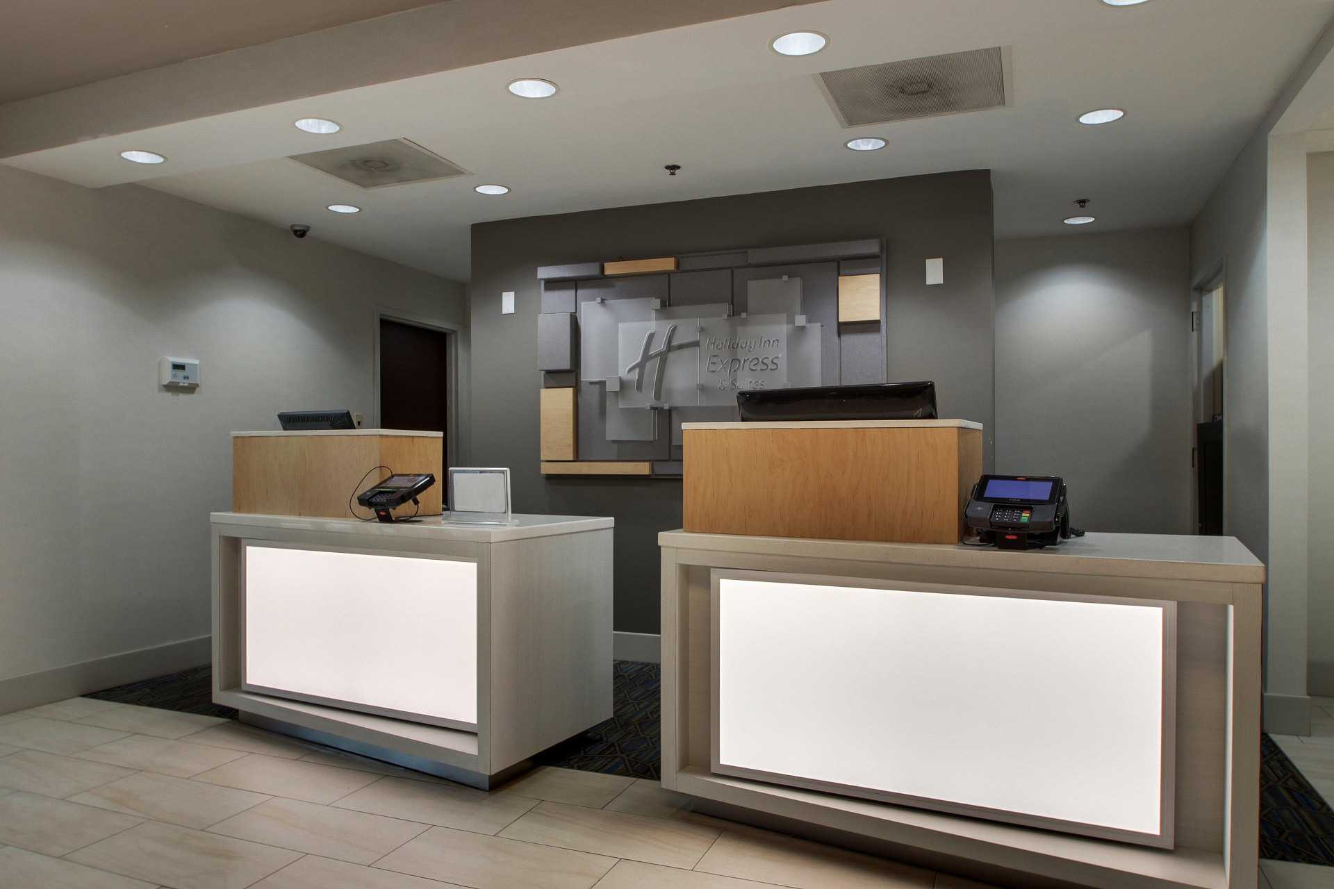 Vista Lobby Holiday Inn Express Hotel & Suites Middleboro Raynham by IHG