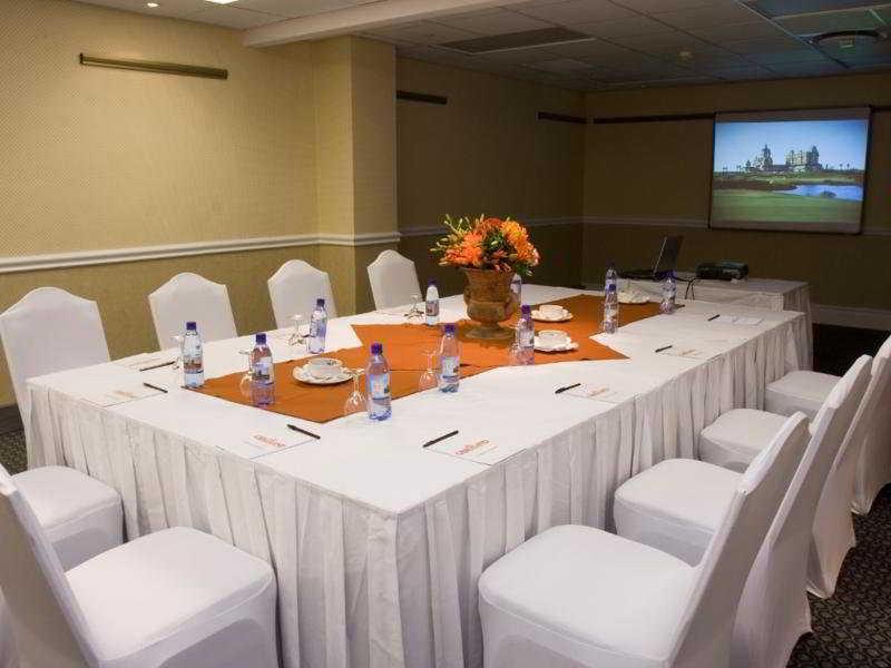 Centro de Negocios Peermont Walmont at Graceland