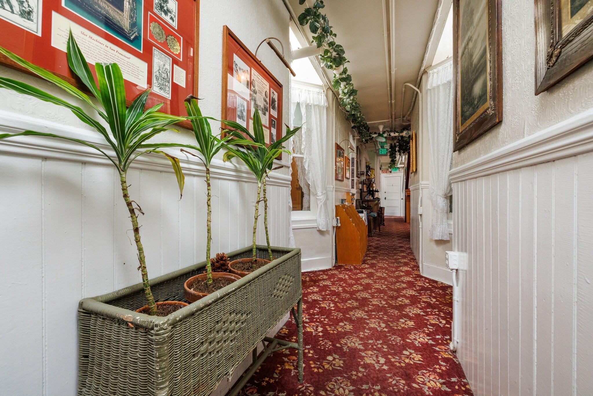 Vista Lobby San Remo Hotel