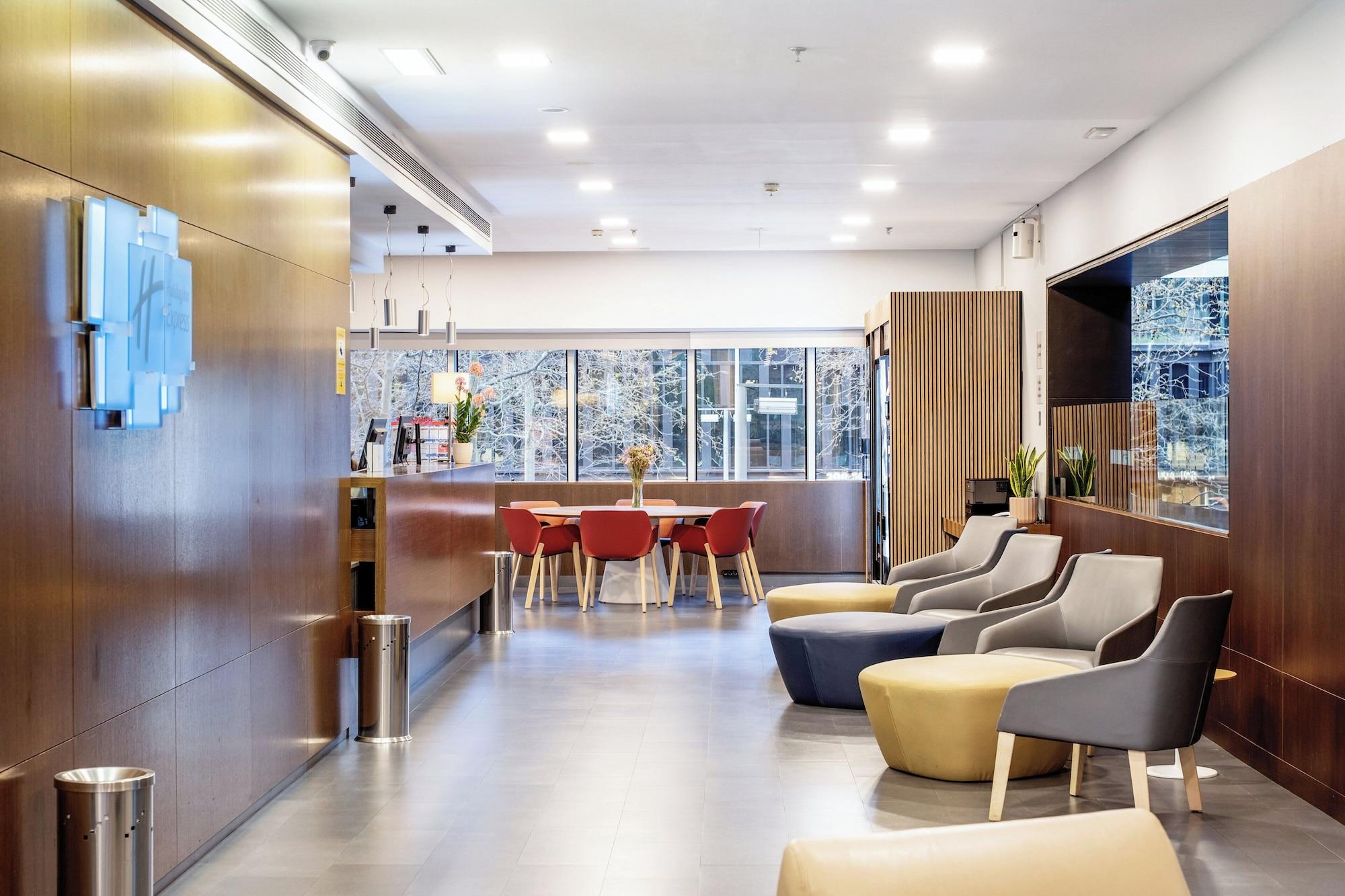 Vista Exterior Holiday Inn Express Barcelona City 22@ by IHG