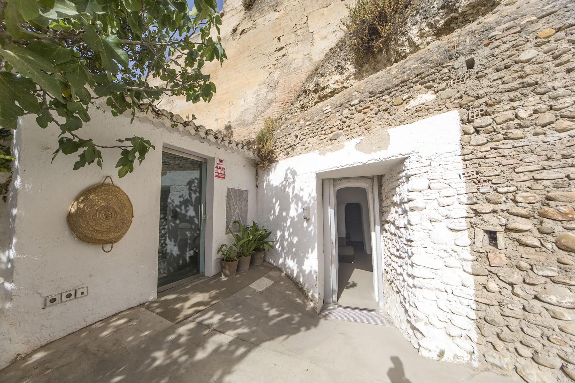 Vista Exterior Cuevas del Cohetero - Sacromonte
